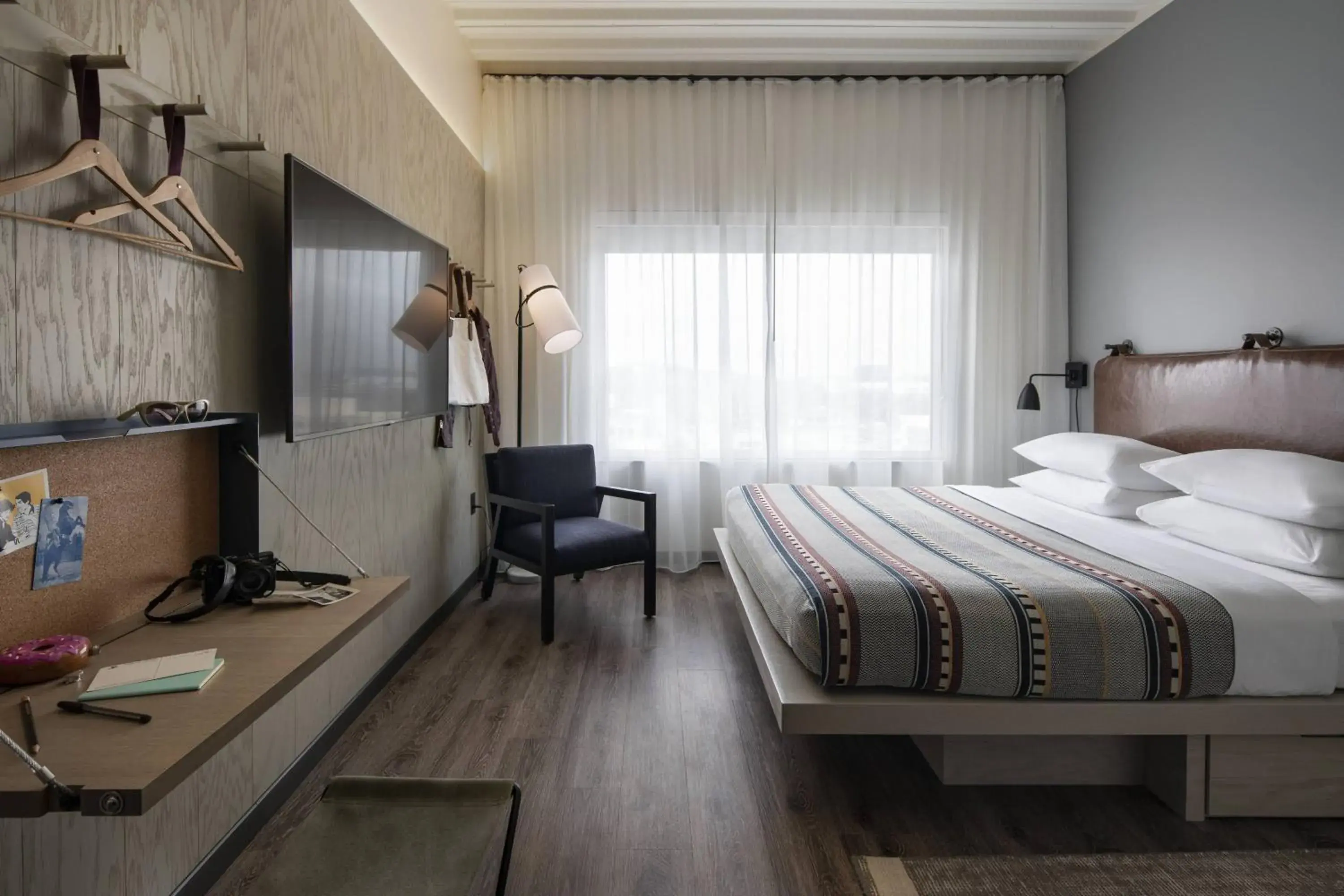 King Room in Moxy Nashville Vanderbilt Area King Room in Moxy Nashville Vanderbilt Area