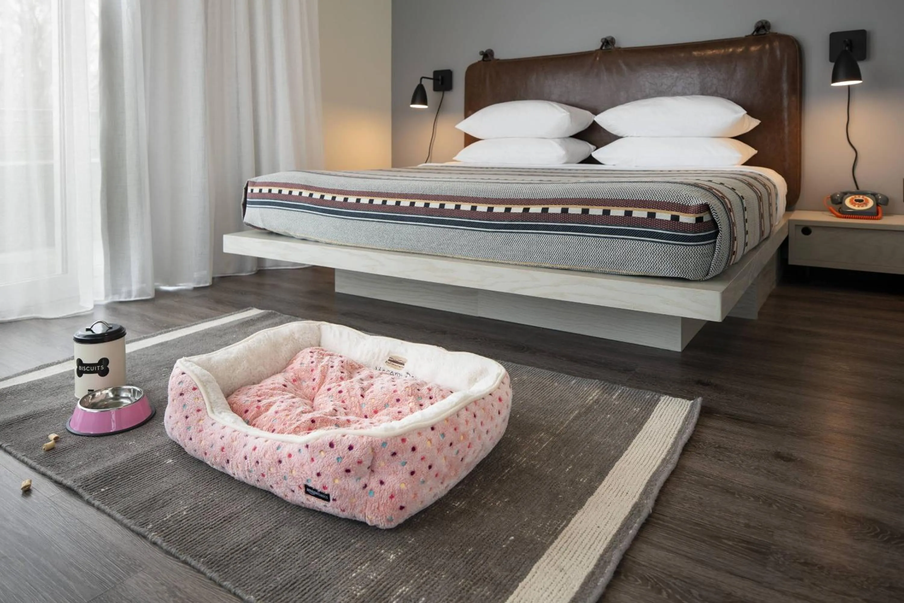 Photo of the whole room, Bed in Moxy Nashville Vanderbilt Area