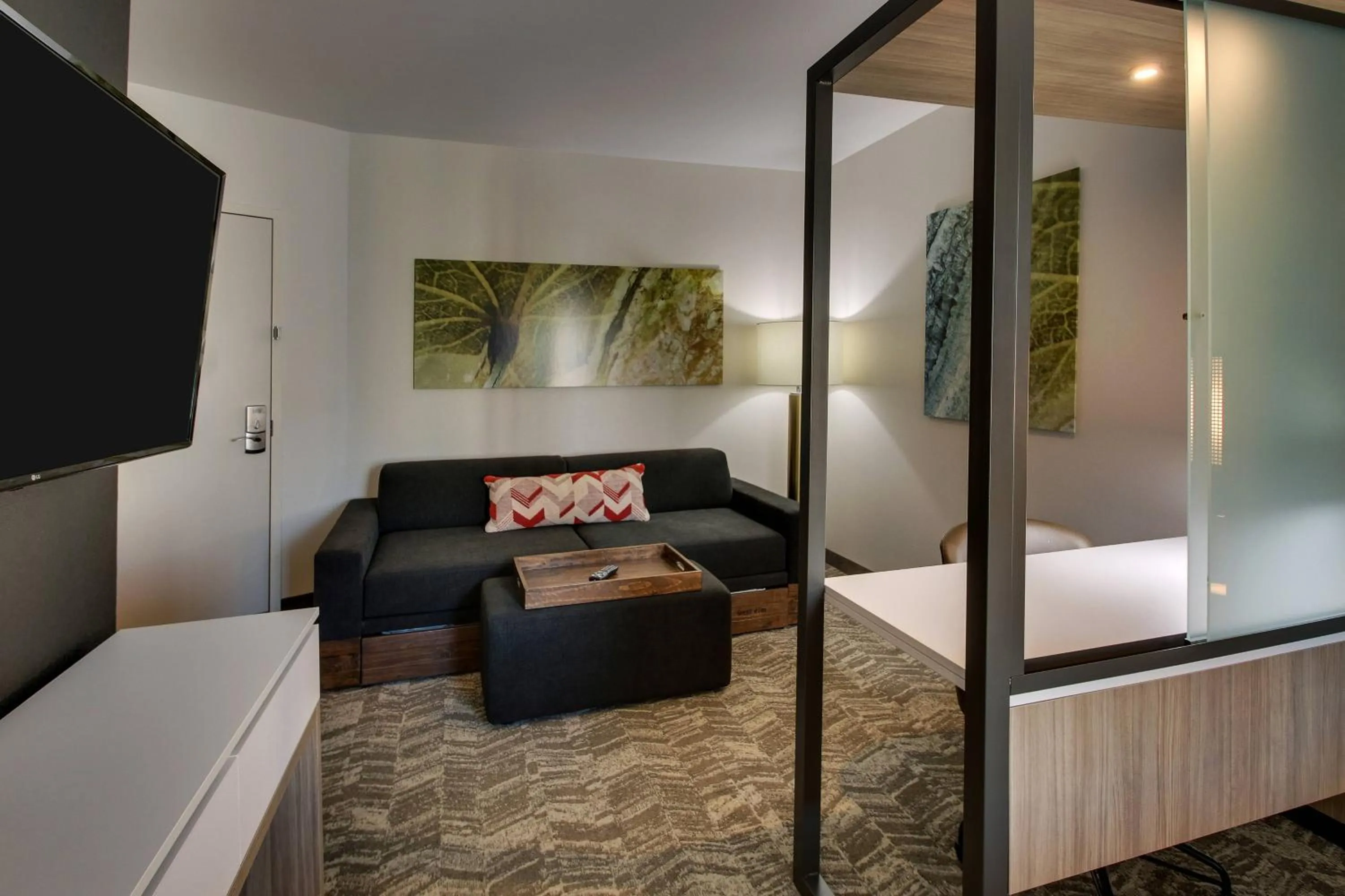 Living room, Bed in SpringHill Suites by Marriott Gulfport I-10