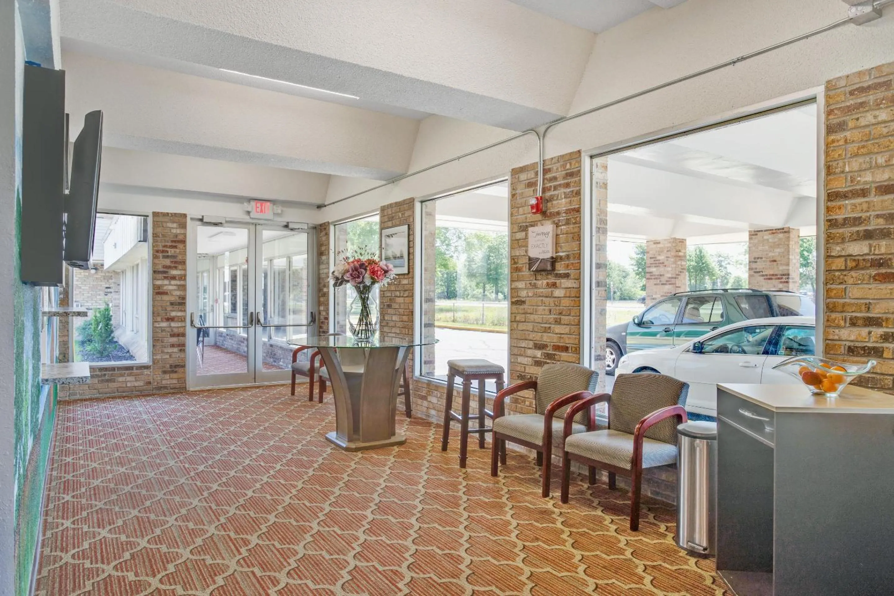 Lobby or reception in OYO Hotel Mona Lake Muskegon