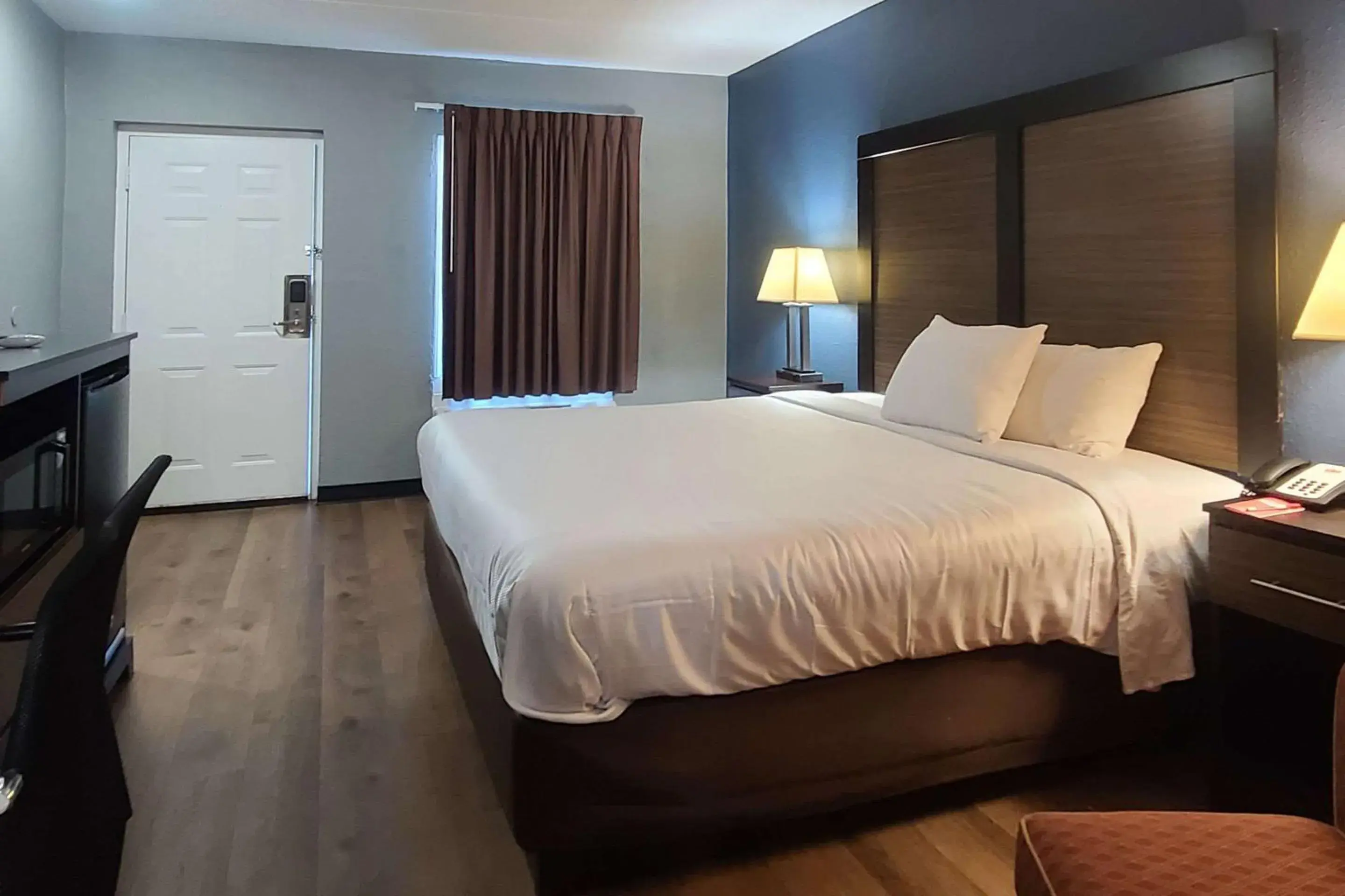 Bedroom, Bed in Econo Lodge Bedroom, Bed in Econo Lodge