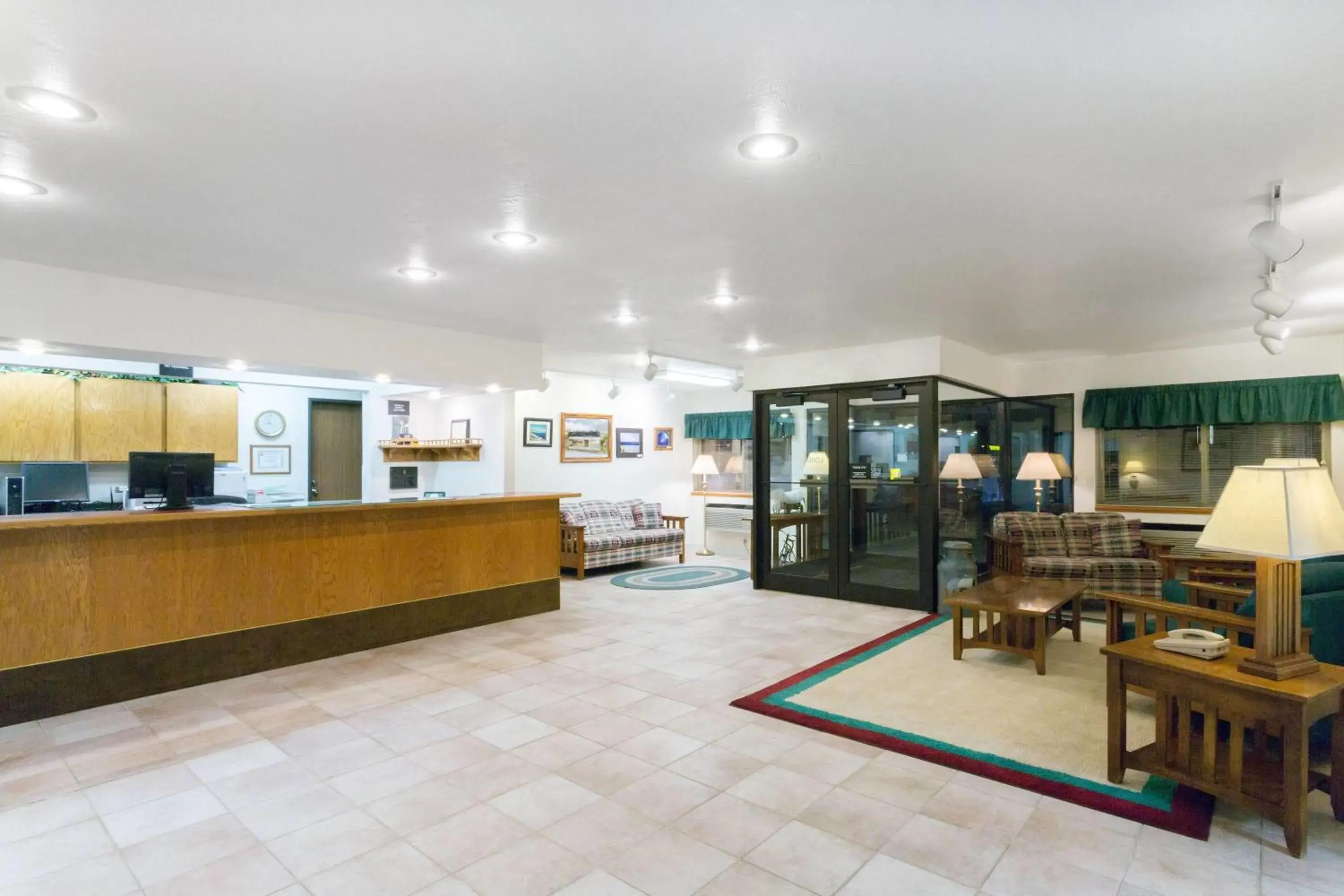 Lobby or reception in Super 8 by Wyndham Montpelier Lobby or reception in Super 8 by Wyndham Montpelier