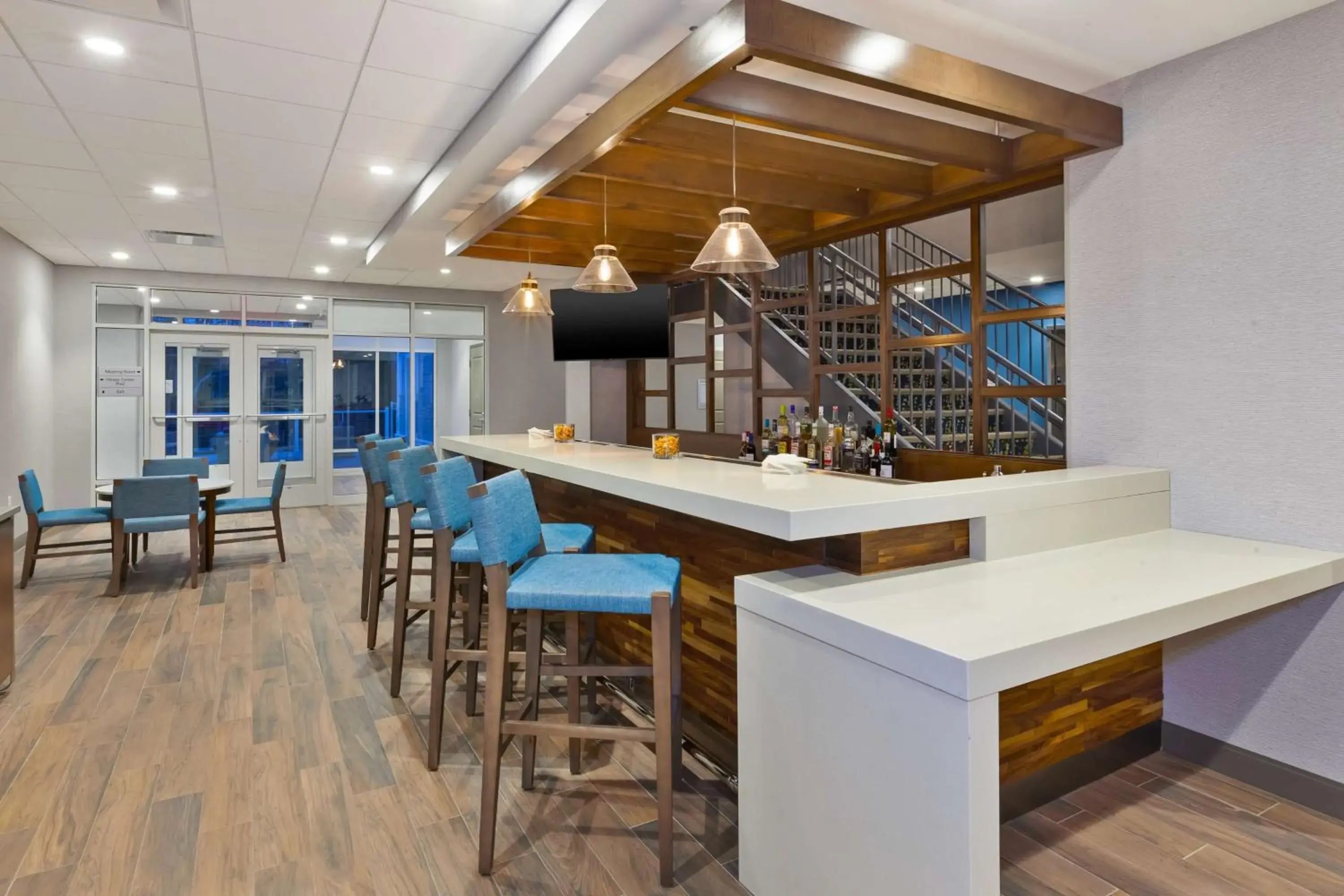 Lounge or bar in Hampton Inn Cape Cod Canal Lounge or bar in Hampton Inn Cape Cod Canal