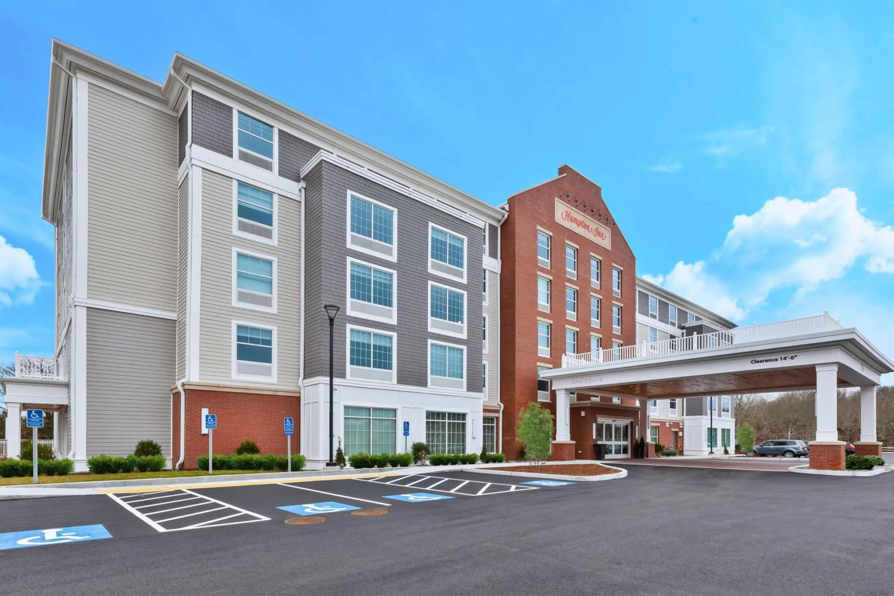 Property building in Hampton Inn Cape Cod Canal