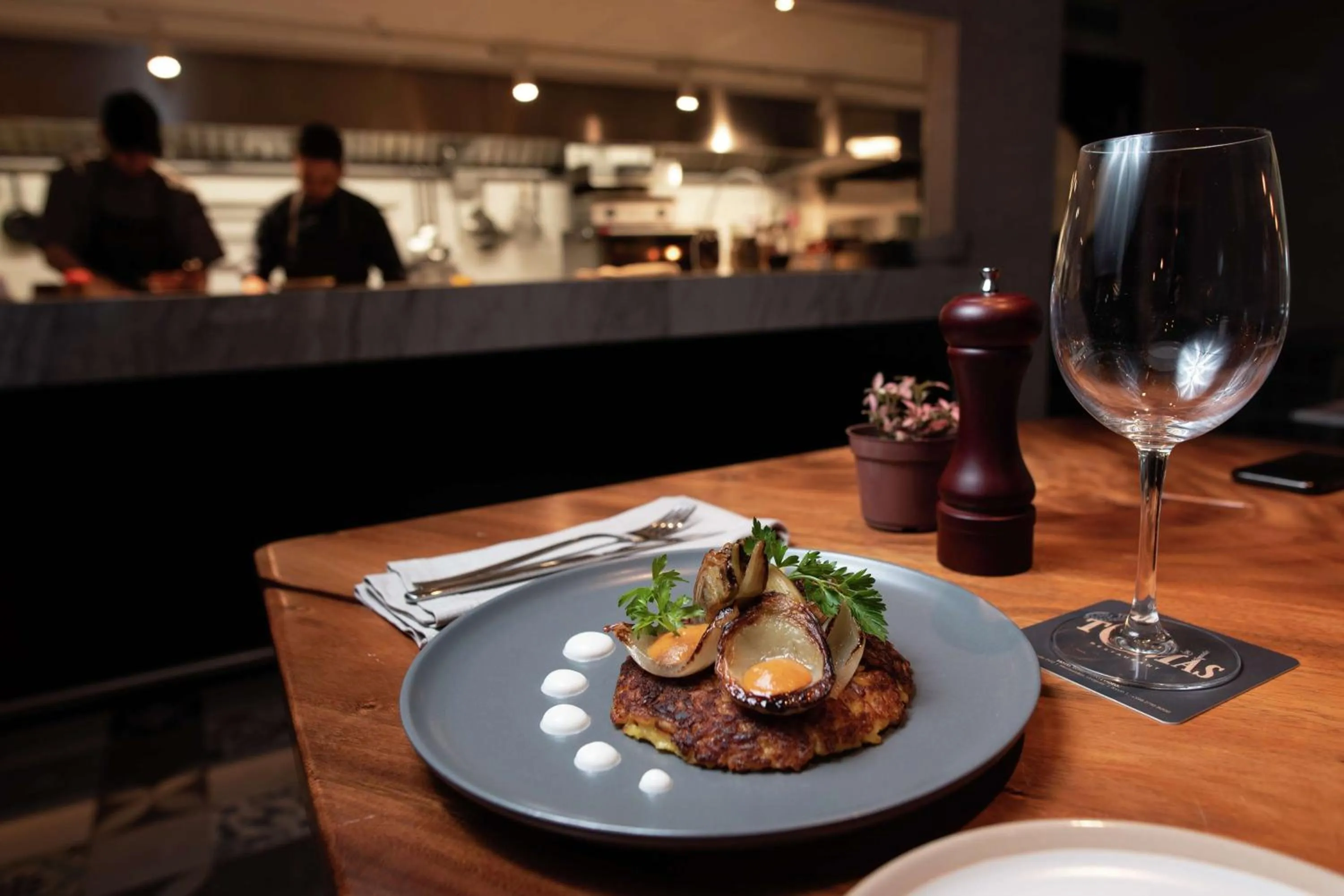 Restaurant/places to eat in Soro Montevideo, Curio Collection By Hilton