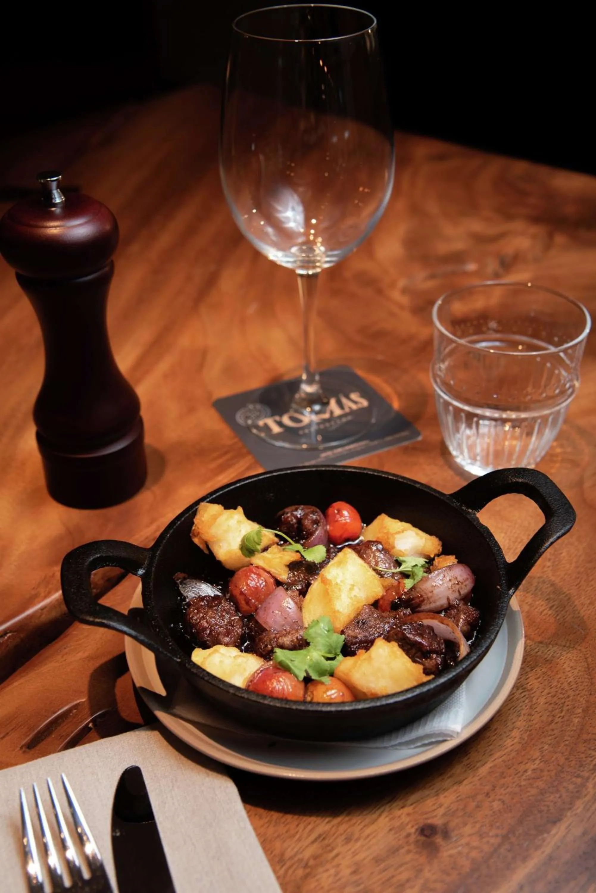 Dining area in Soro Montevideo, Curio Collection By Hilton