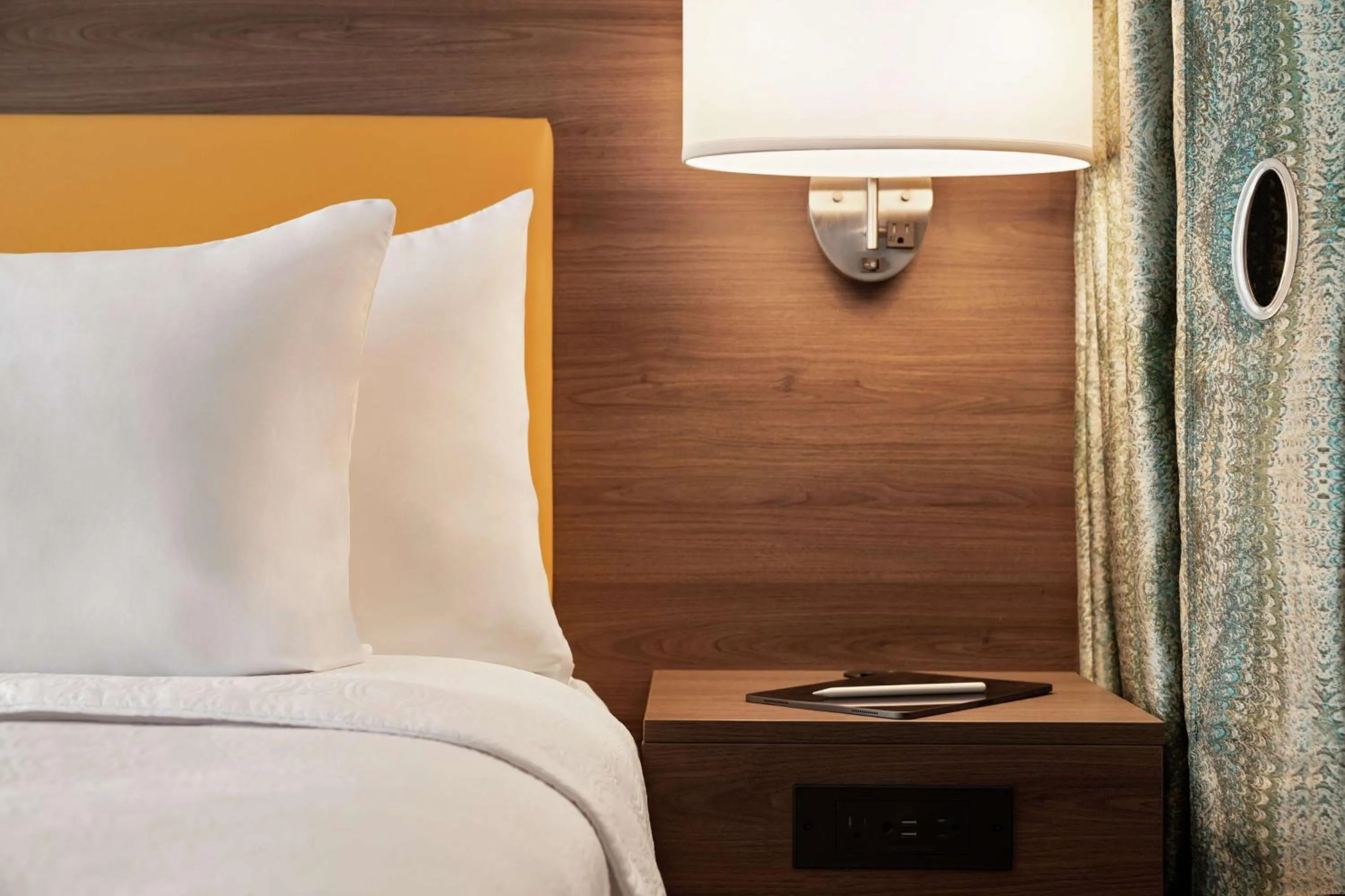 Bed in Home2 Suites By Hilton Harrisburg Hershey