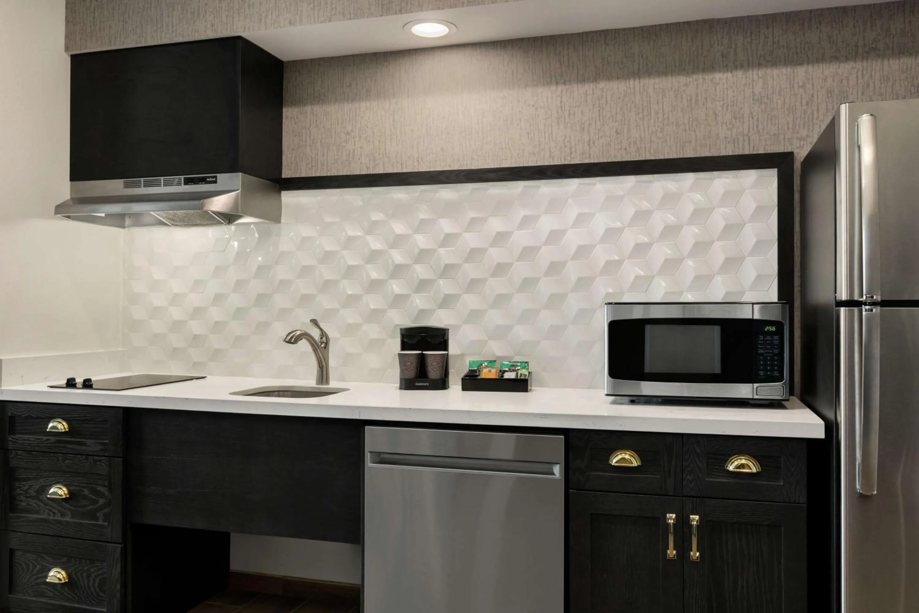 Kitchen or kitchenette in Homewood Suites By Hilton Horsham Willow Grove
