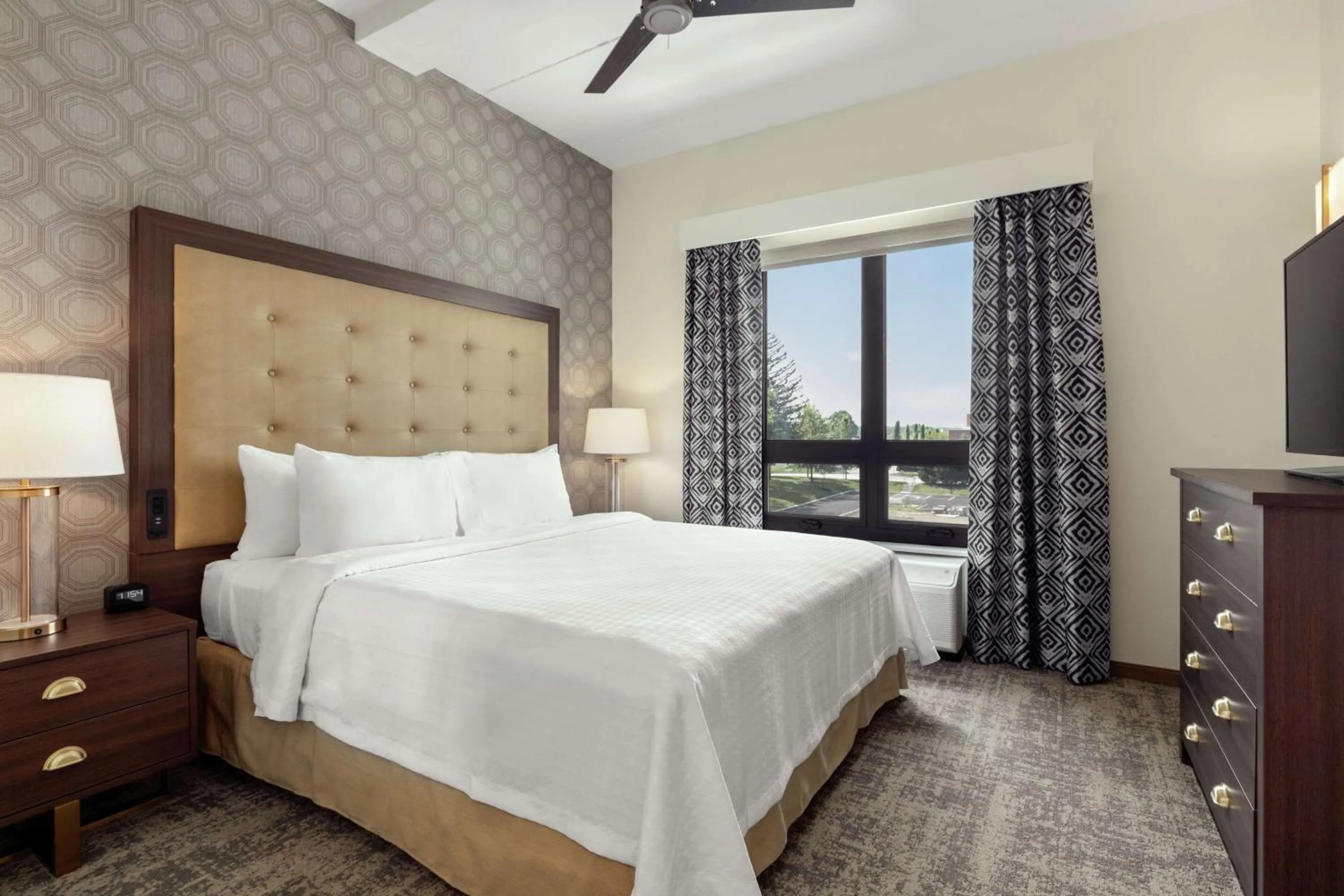 View (from property/room), Bed in Homewood Suites By Hilton Horsham Willow Grove