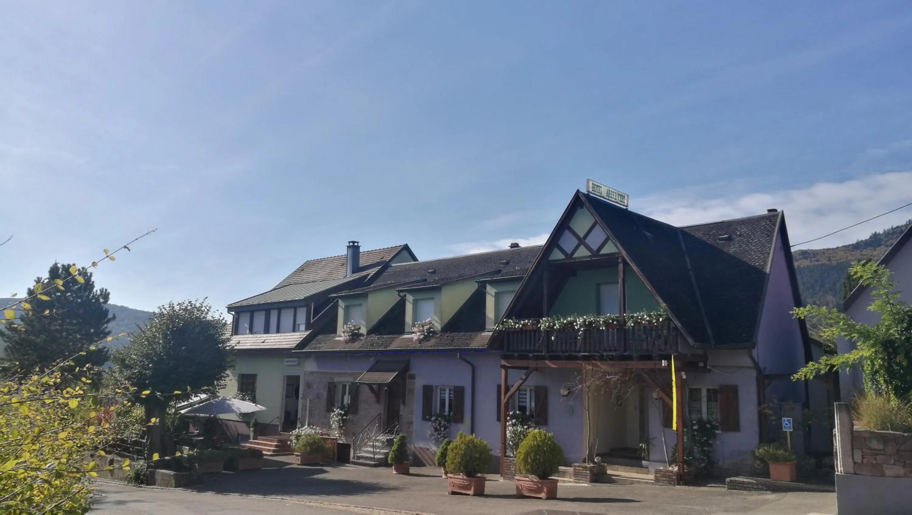 Property building in A l'Arbre Vert