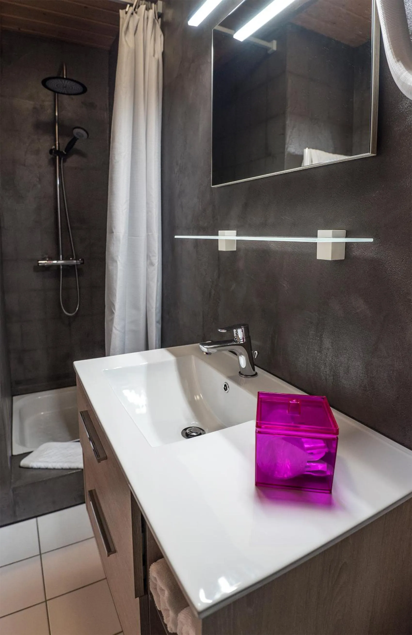 Photo of the whole room in A l'Arbre Vert