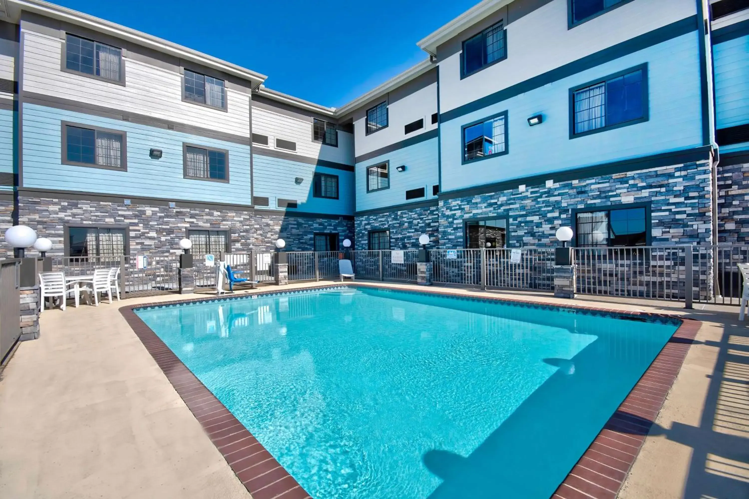 Pool view in Studio 6-Port Arthur, TX - SE Pool view in Studio 6-Port Arthur, TX - SE