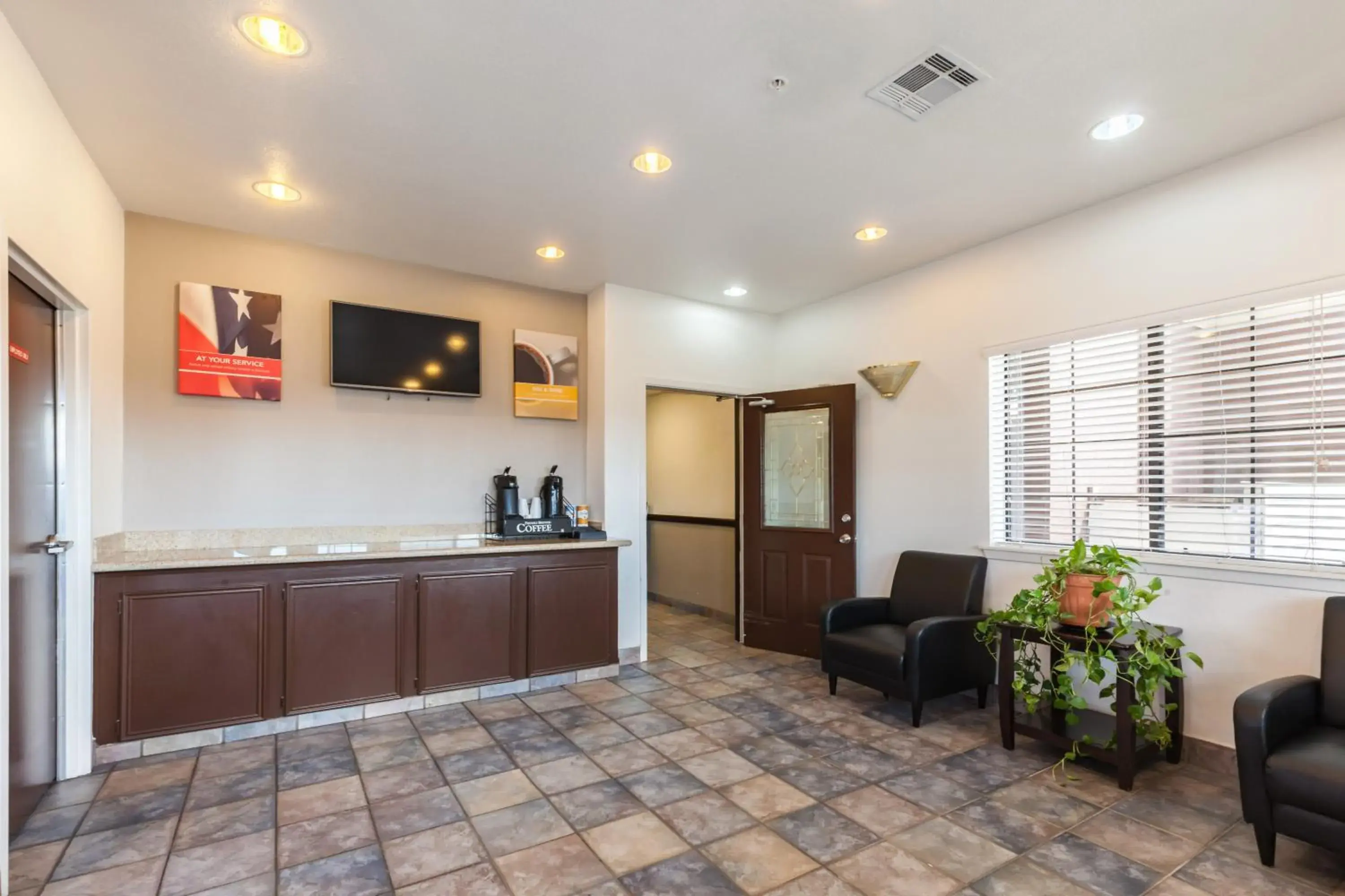 Lobby or reception in Studio 6-Port Arthur, TX - SE Lobby or reception in Studio 6-Port Arthur, TX - SE