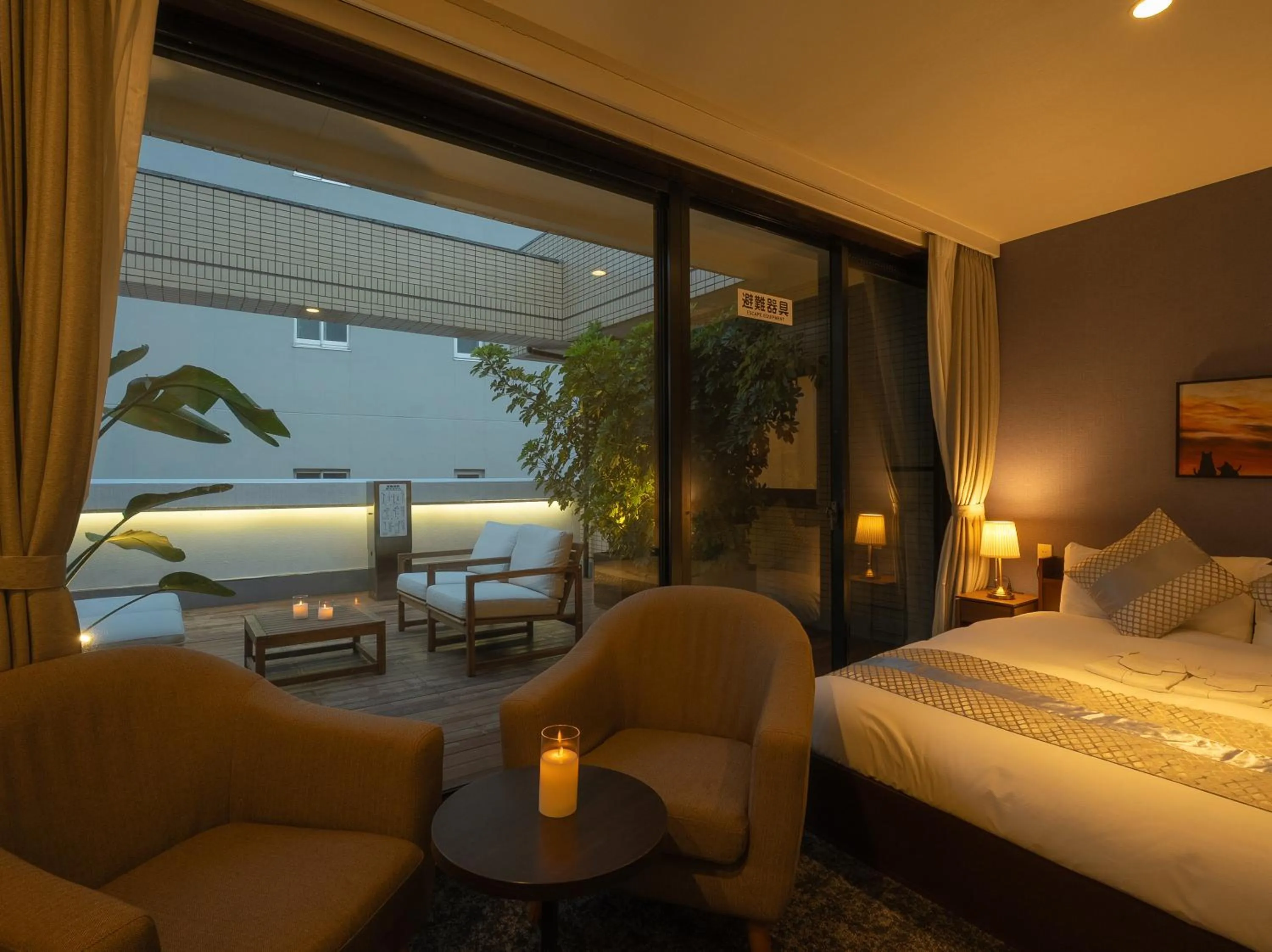 Photo of the whole room, Bed in Hotel Tokyo Trip Ueno Nishi Nippori