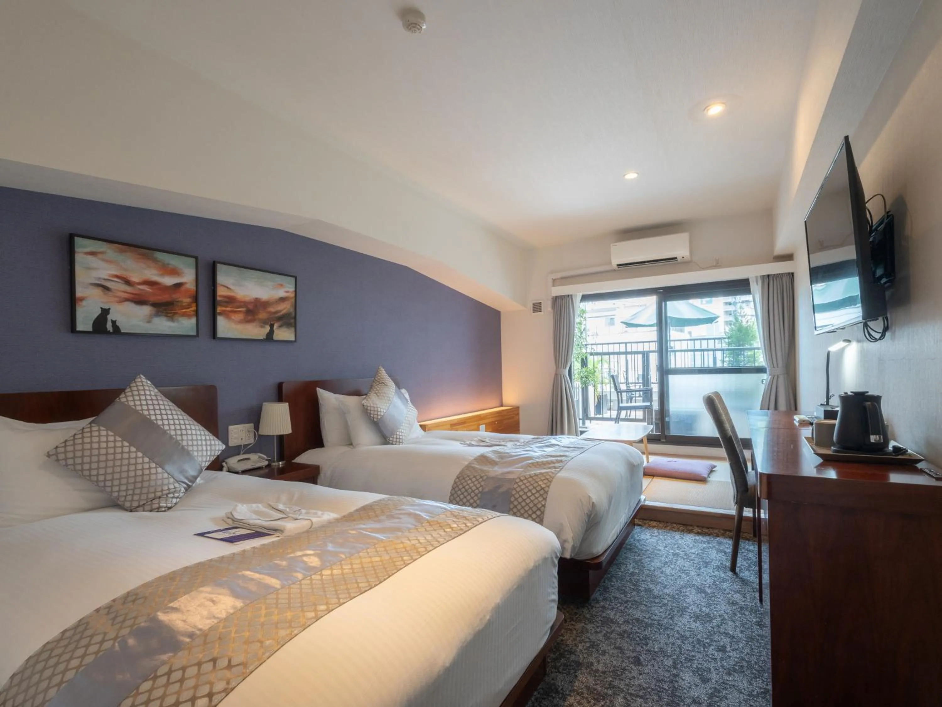 Photo of the whole room, Bed in Hotel Tokyo Trip Ueno Nishi Nippori