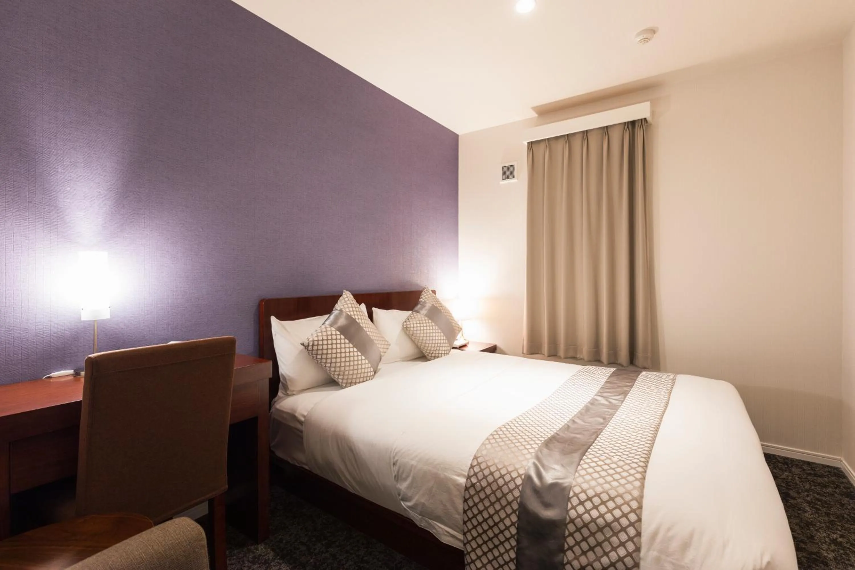 Bed in Hotel Tokyo Trip Ueno Nishi Nippori