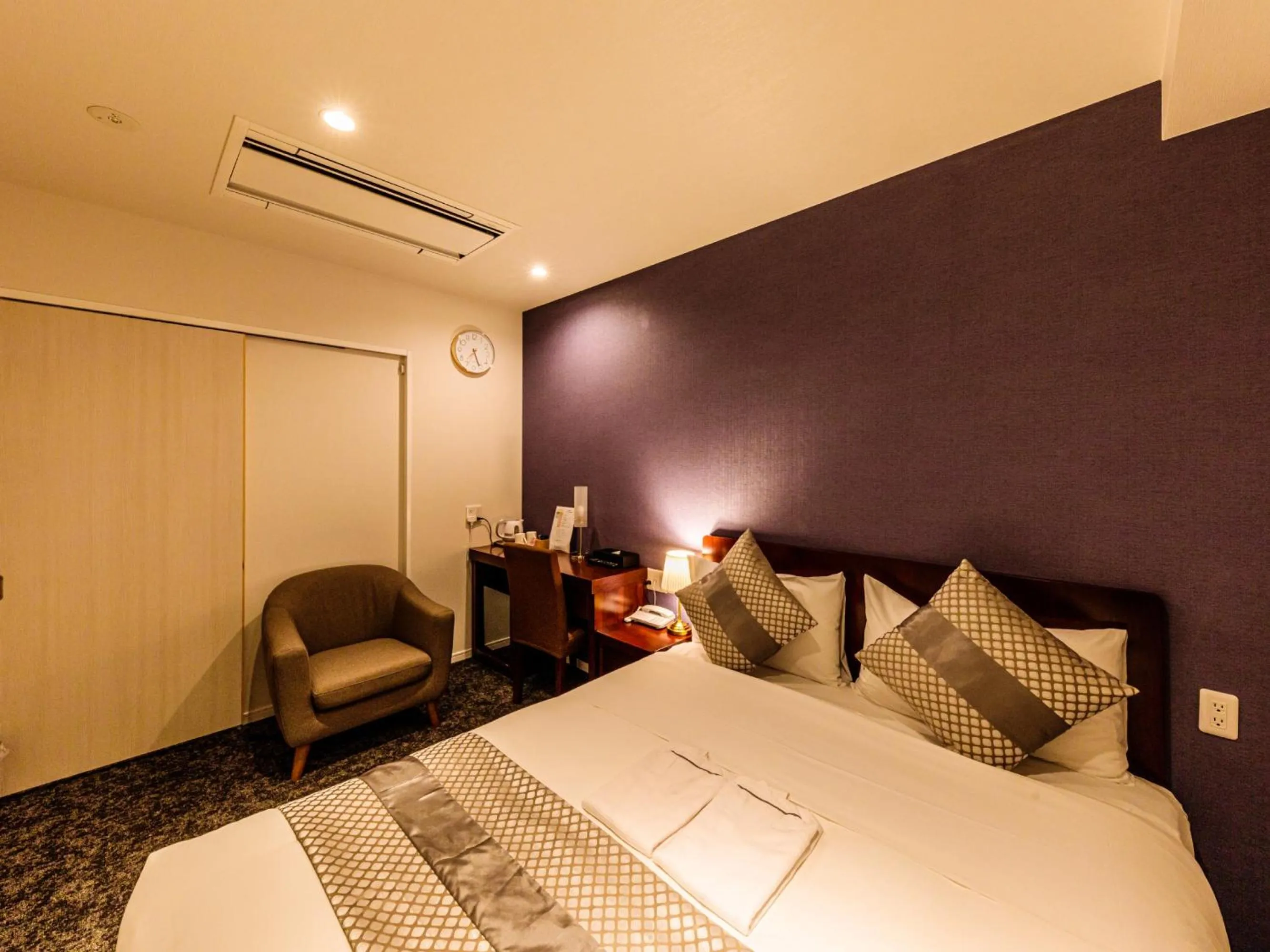 Bedroom, Bed in Hotel Tokyo Trip Ueno Nishi Nippori