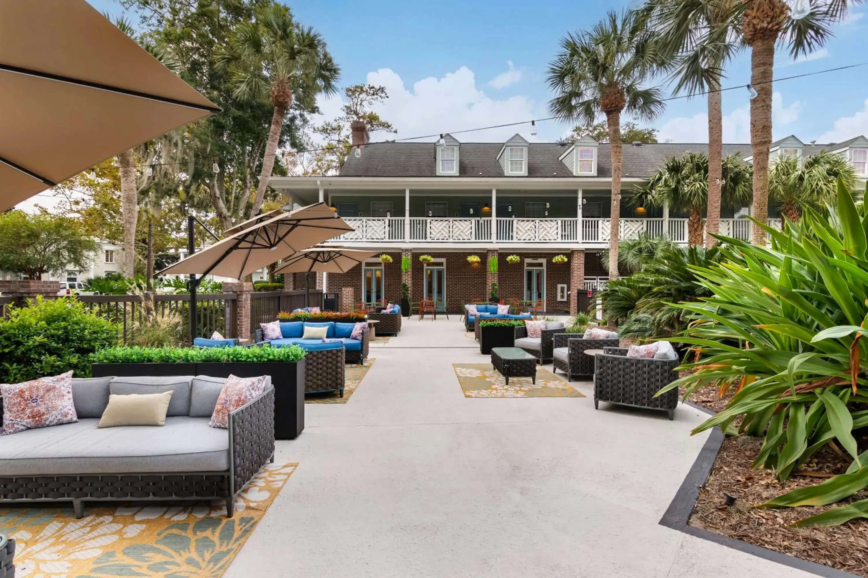 Property building in Best Western Plus St. Simons Property building in Best Western Plus St. Simons