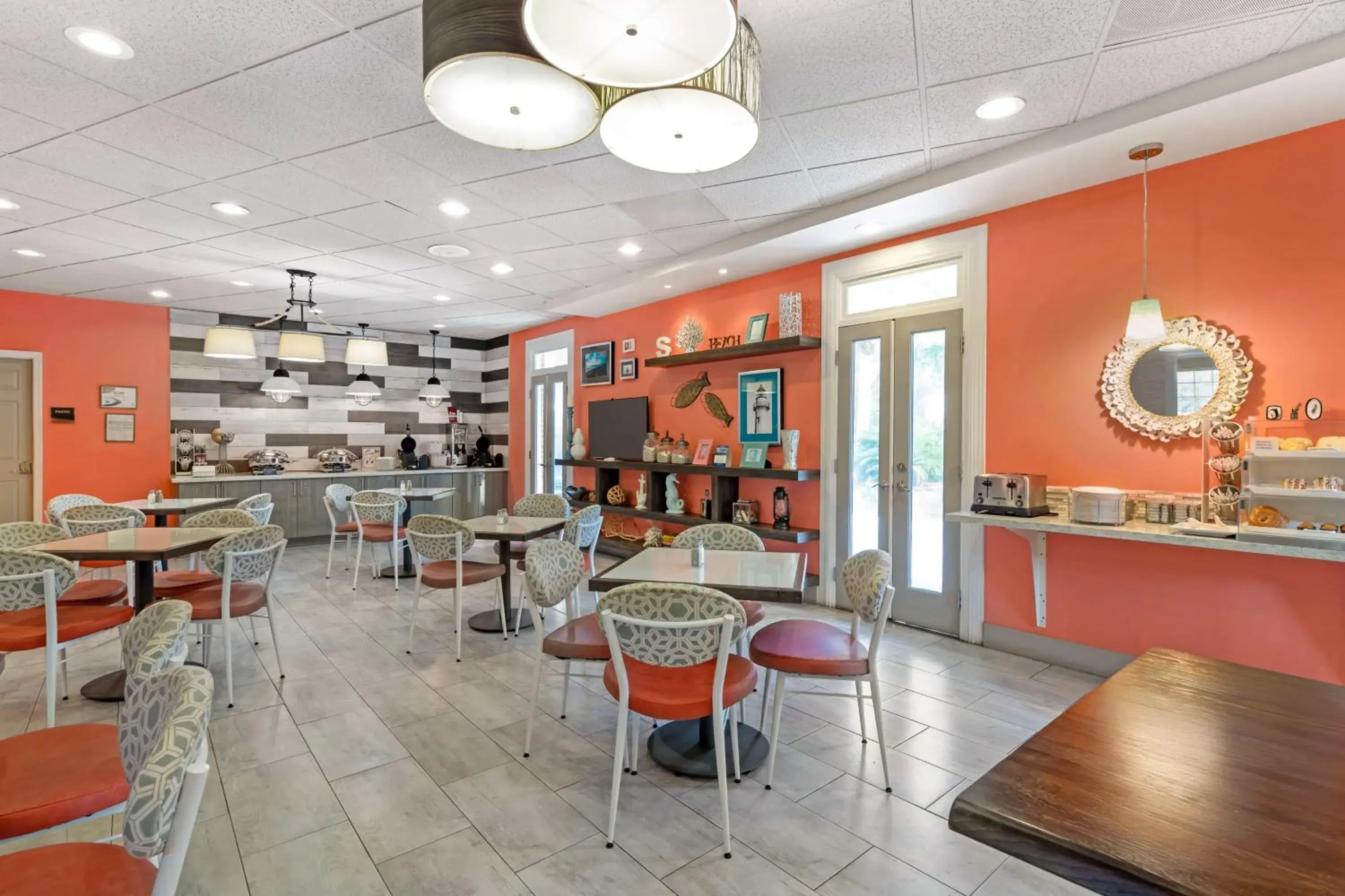 Breakfast in Best Western Plus St. Simons Breakfast in Best Western Plus St. Simons