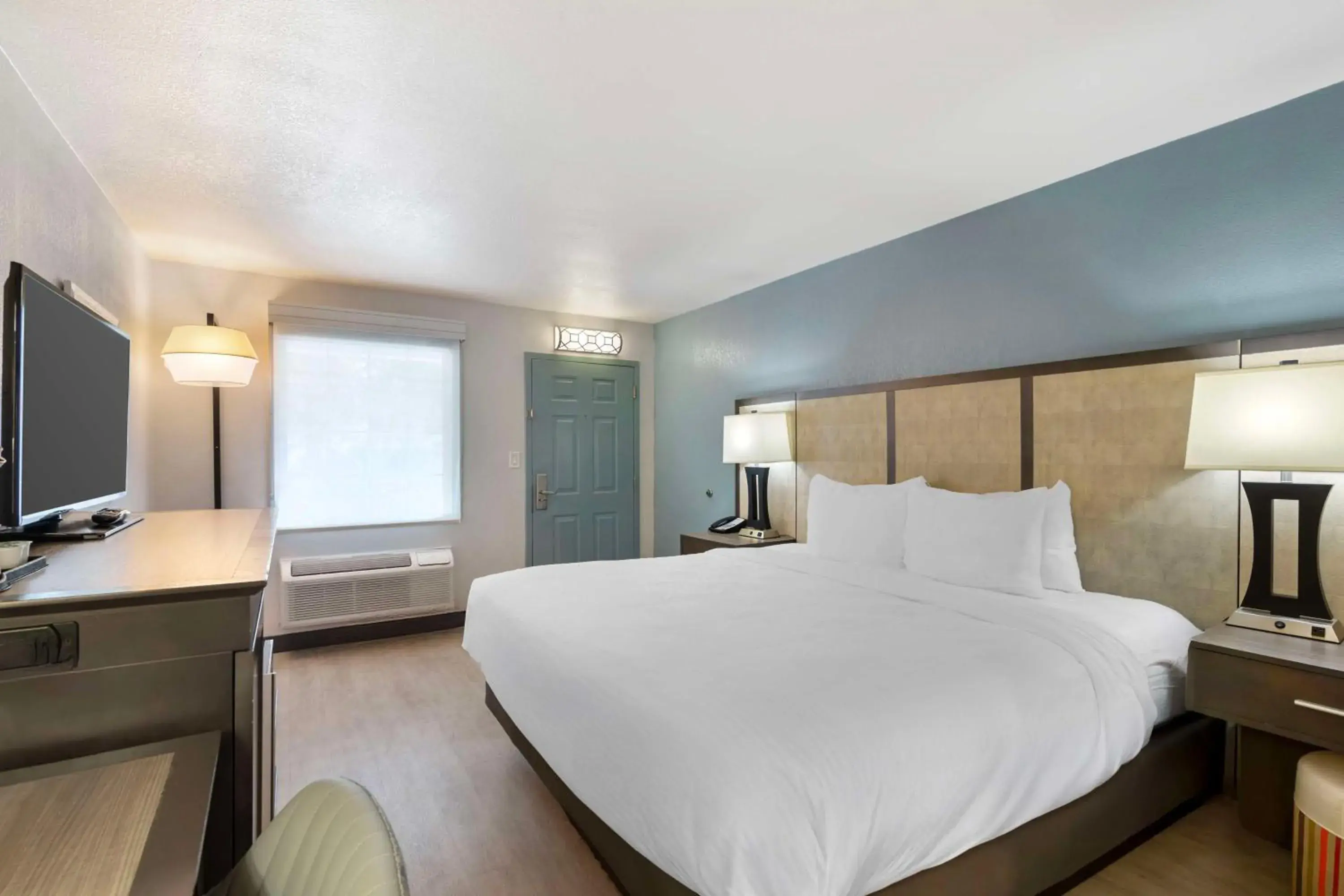 Bedroom, Bed in Best Western Plus St. Simons Bedroom, Bed in Best Western Plus St. Simons