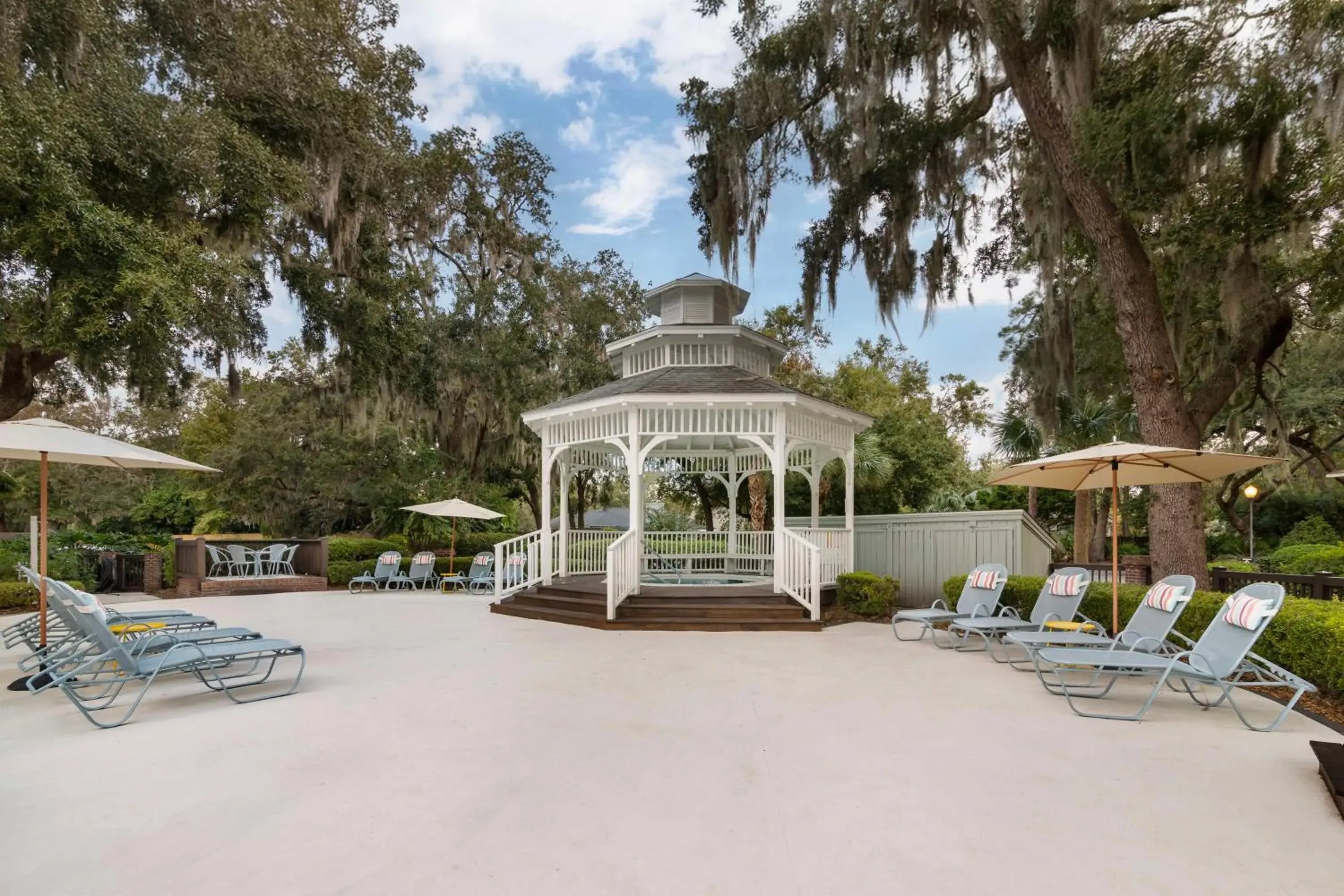 Pool view in Best Western Plus St. Simons Pool view in Best Western Plus St. Simons