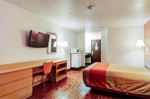 Motel 6-Columbia, MO - East