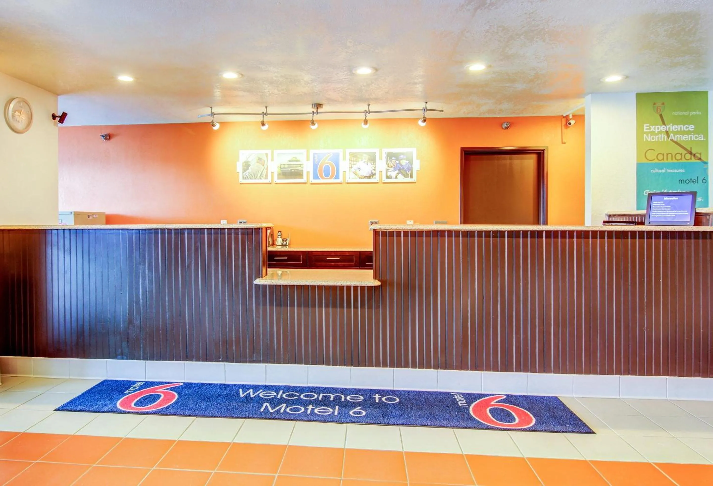Lobby or reception in Motel 6-Columbia, MO - East