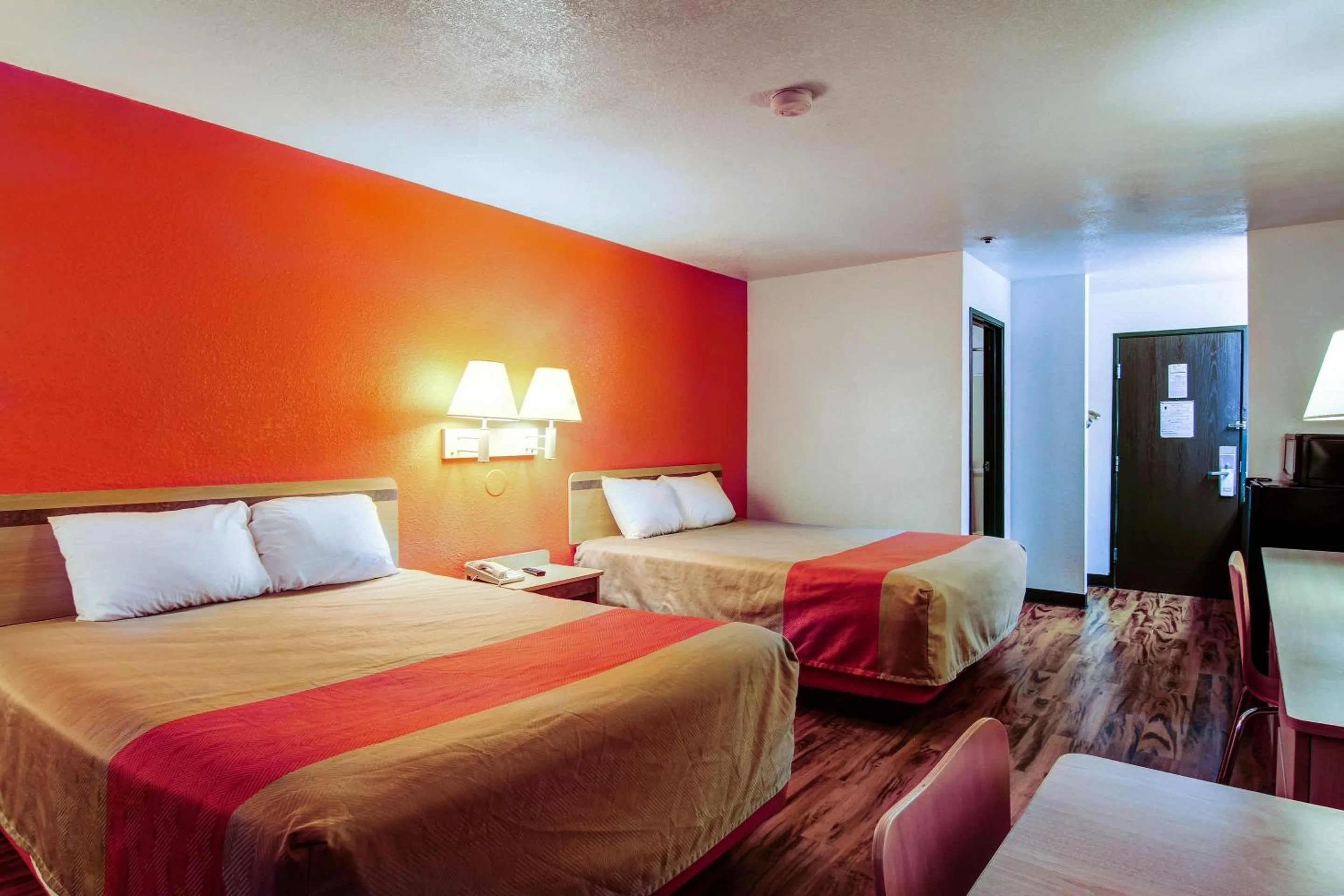 Photo of the whole room, Bed in Motel 6-Columbia, MO - East