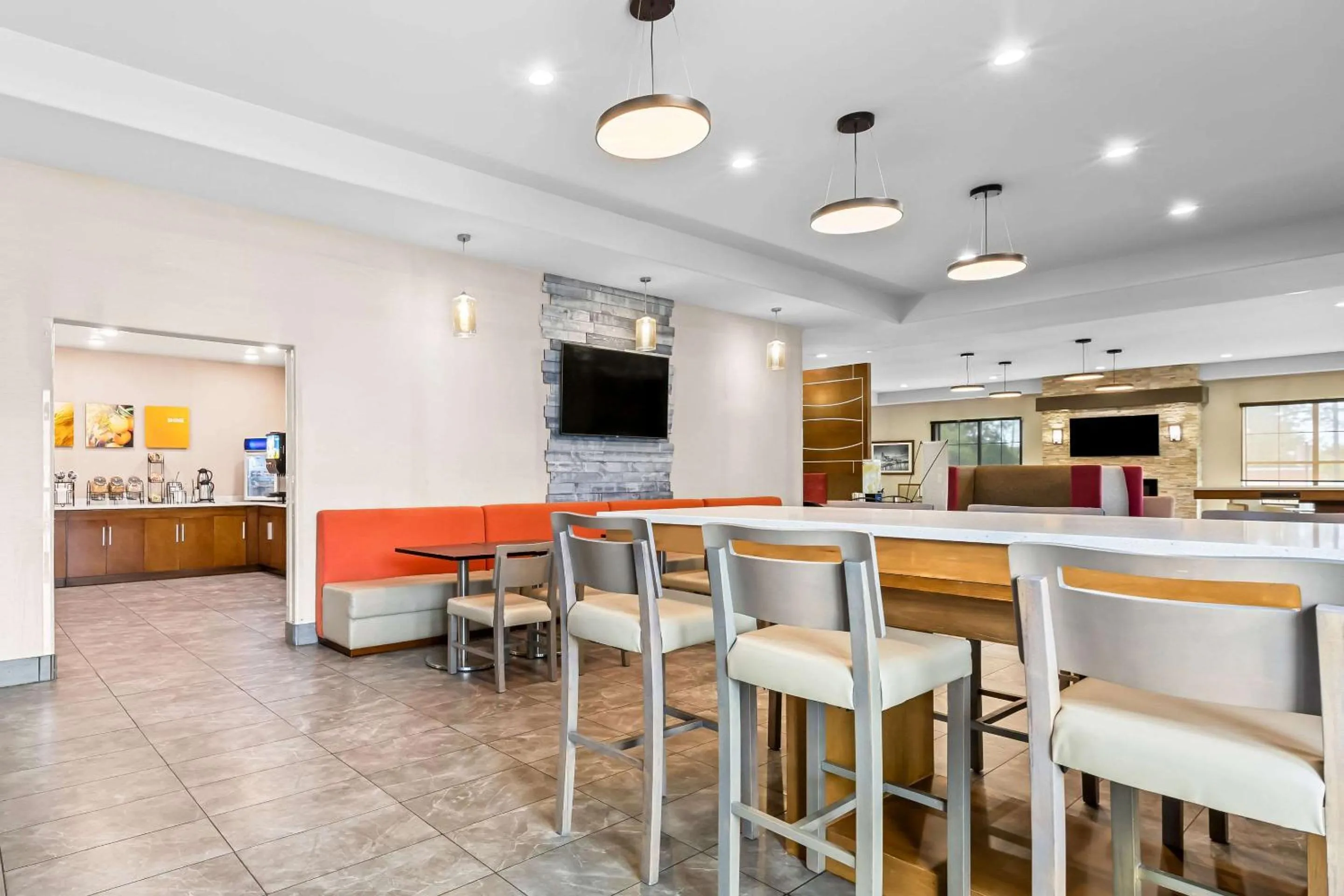 Breakfast in Comfort Suites Columbia I-65