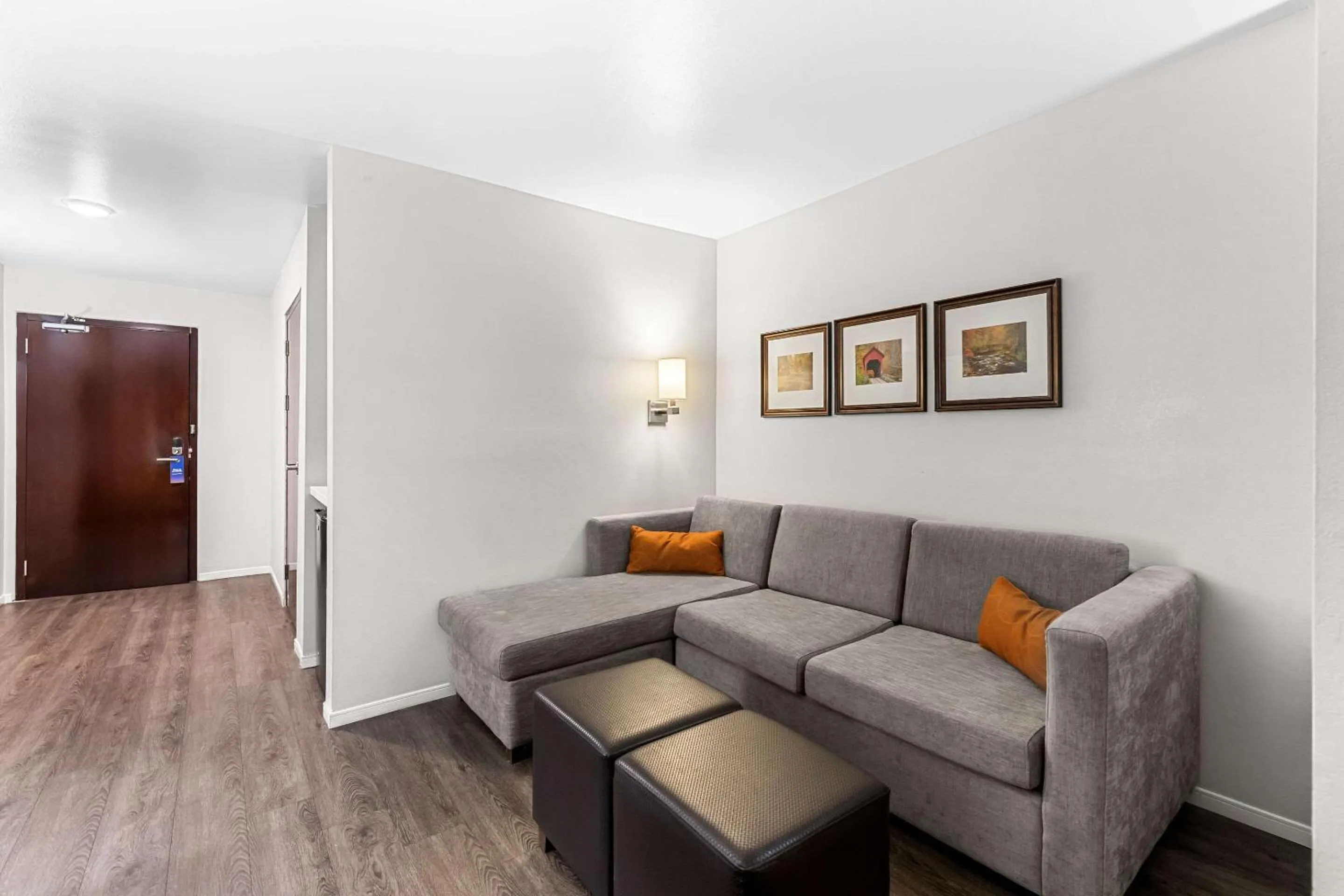 Bedroom in Comfort Suites Columbia I-65