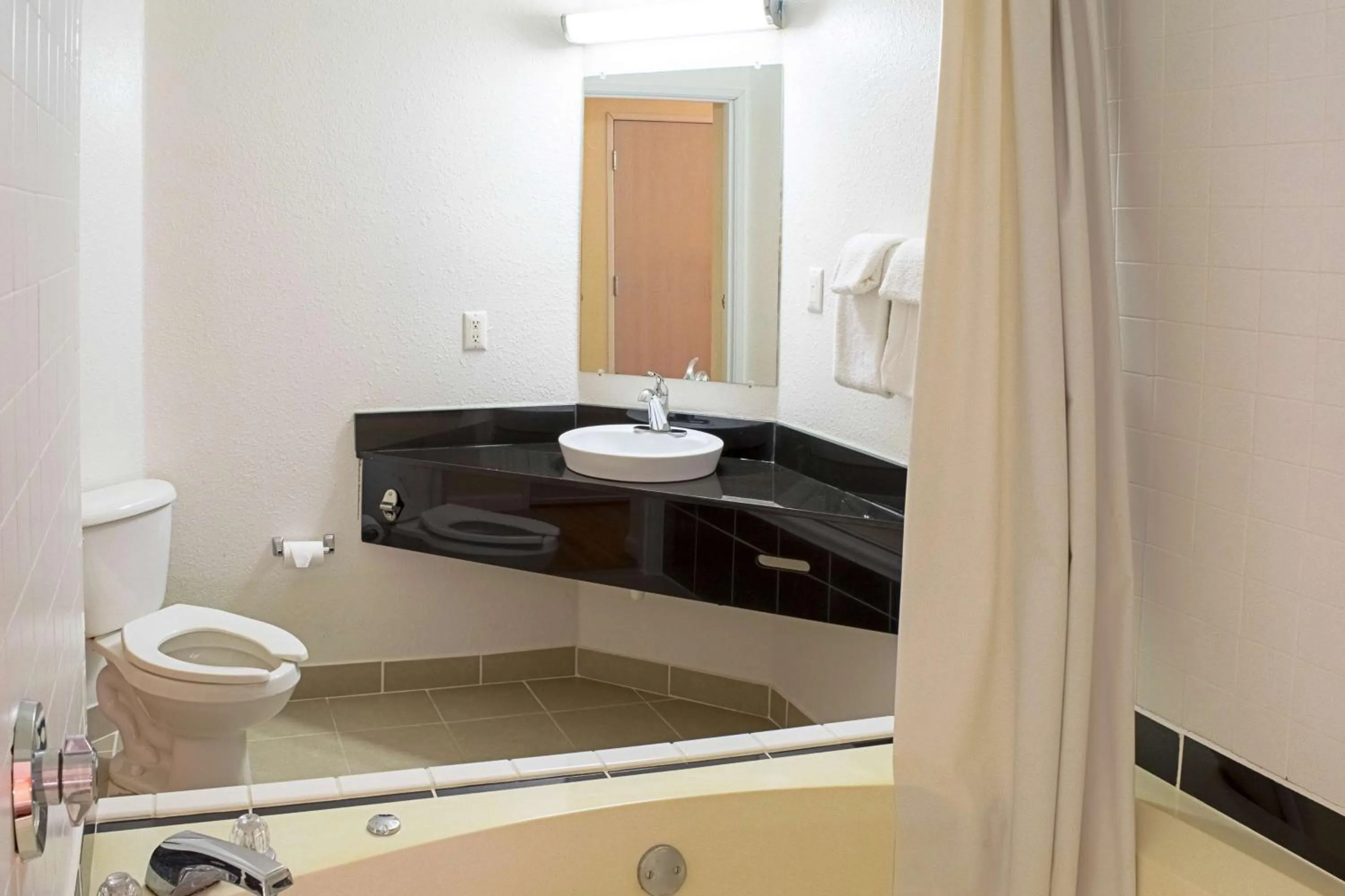 Photo of the whole room in Motel 6-Seymour, IN - North