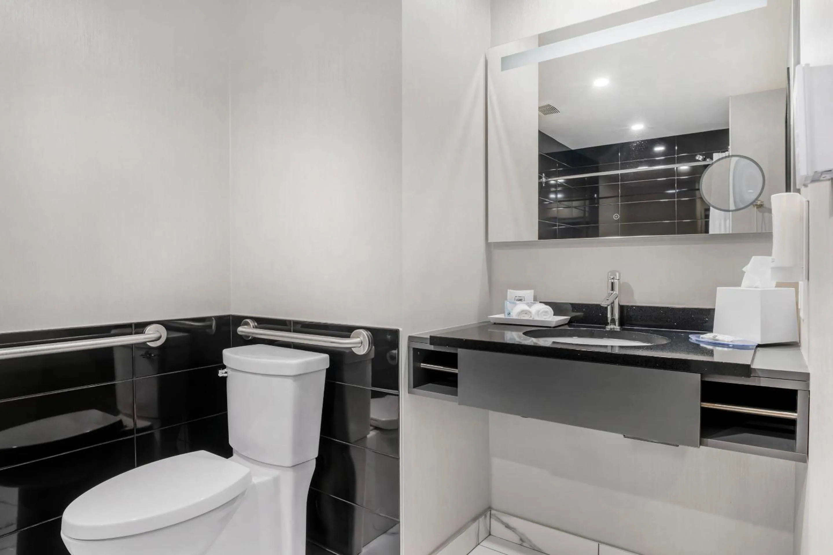 Bedroom in Quality Inn & Suites