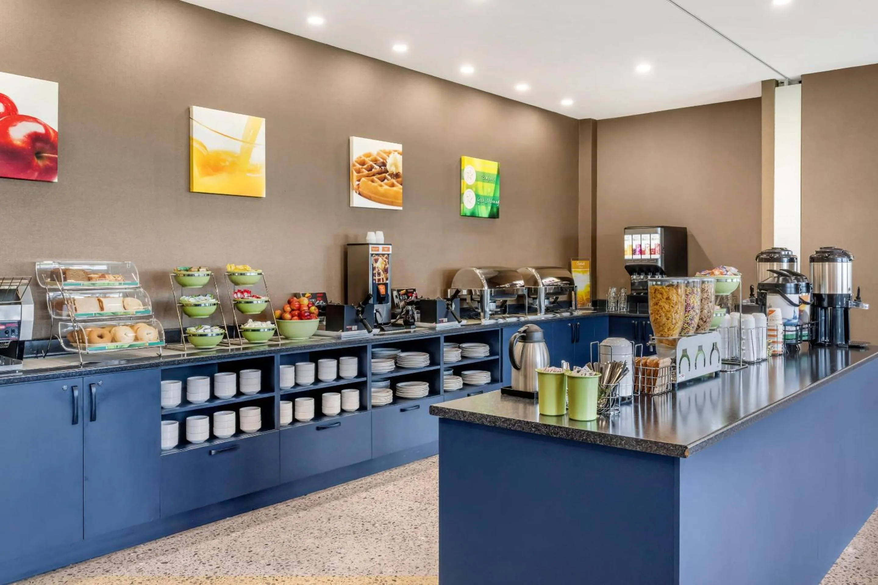 Breakfast in Quality Inn & Suites