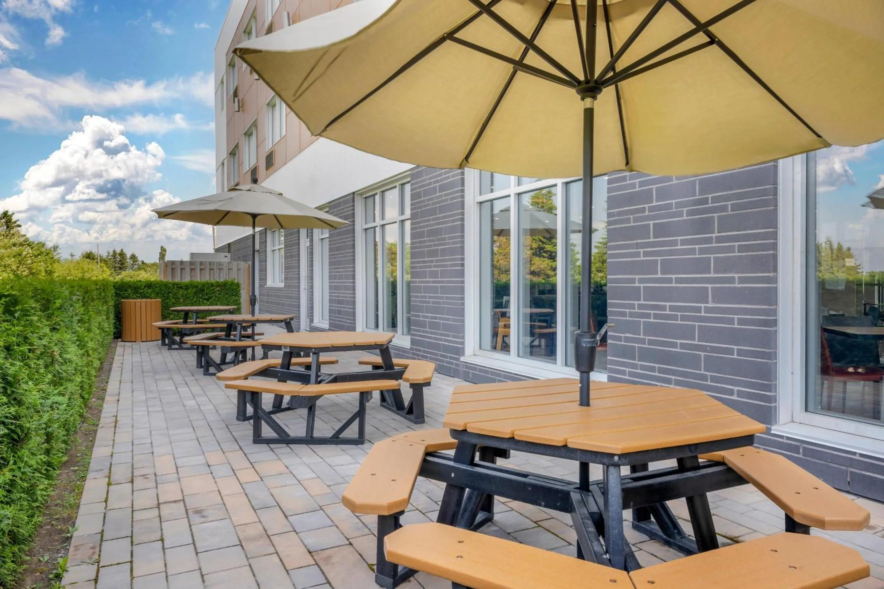 Swimming pool in Quality Inn & Suites