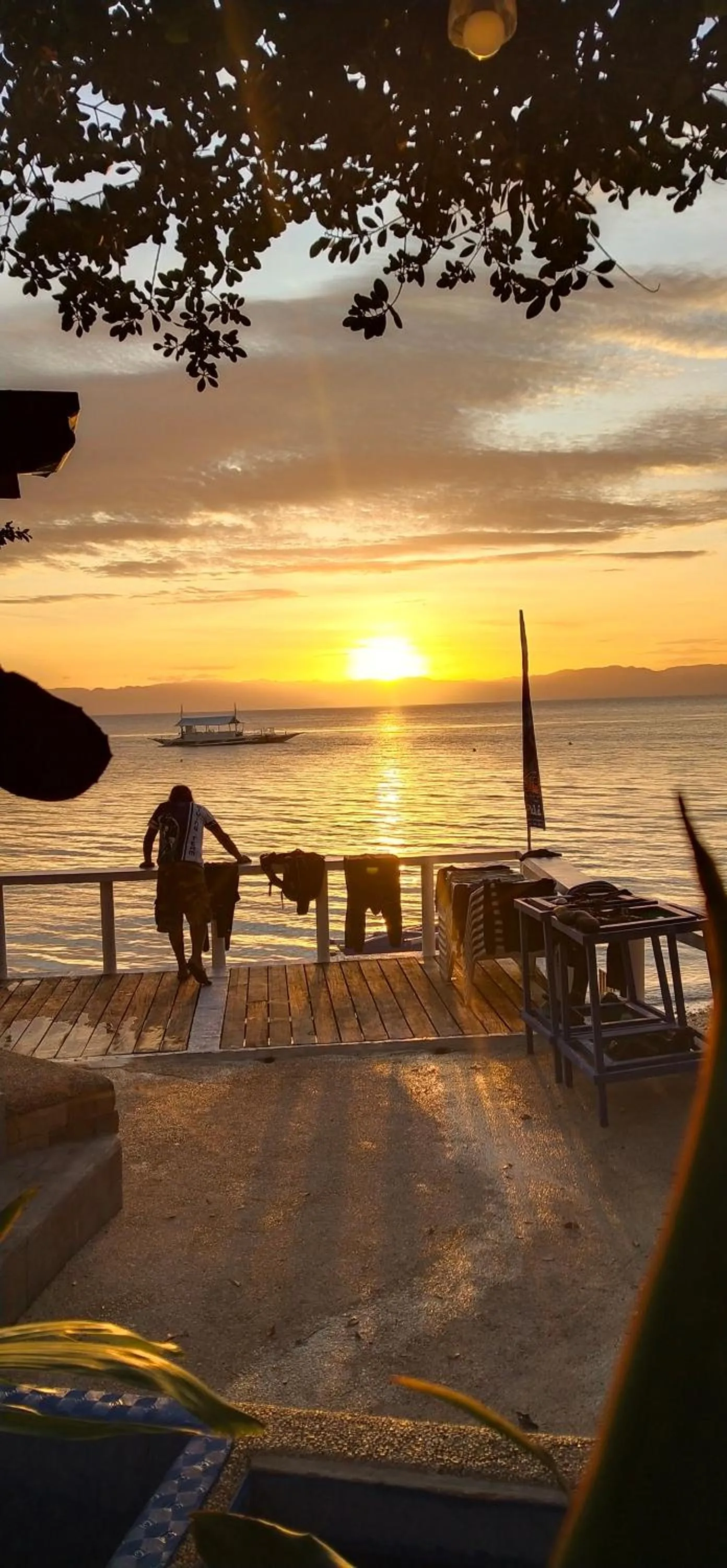 Love's Beach & Dive Resort