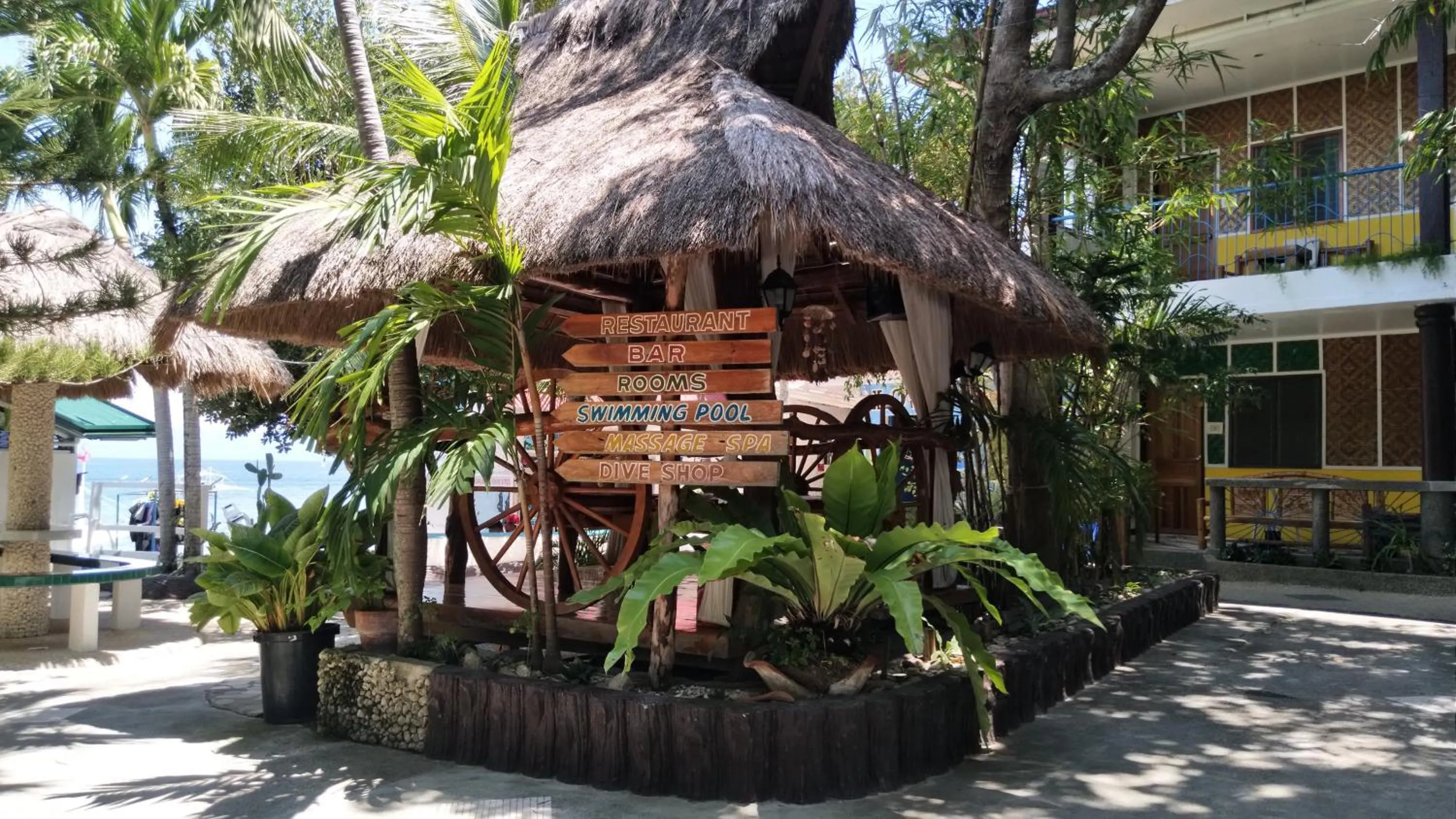 Love's Beach & Dive Resort