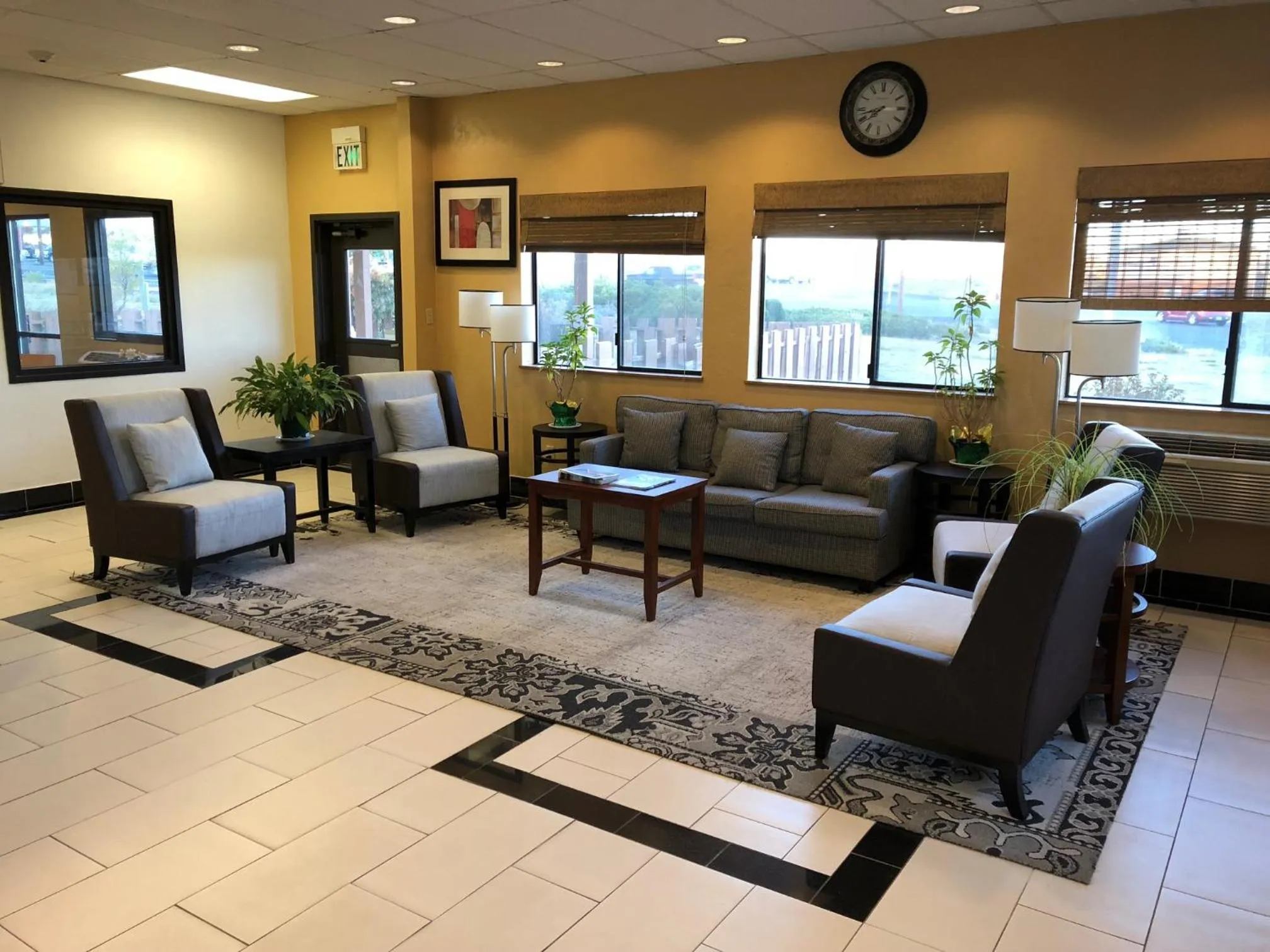 Lobby or reception in Super 8 by Wyndham Klamath Falls