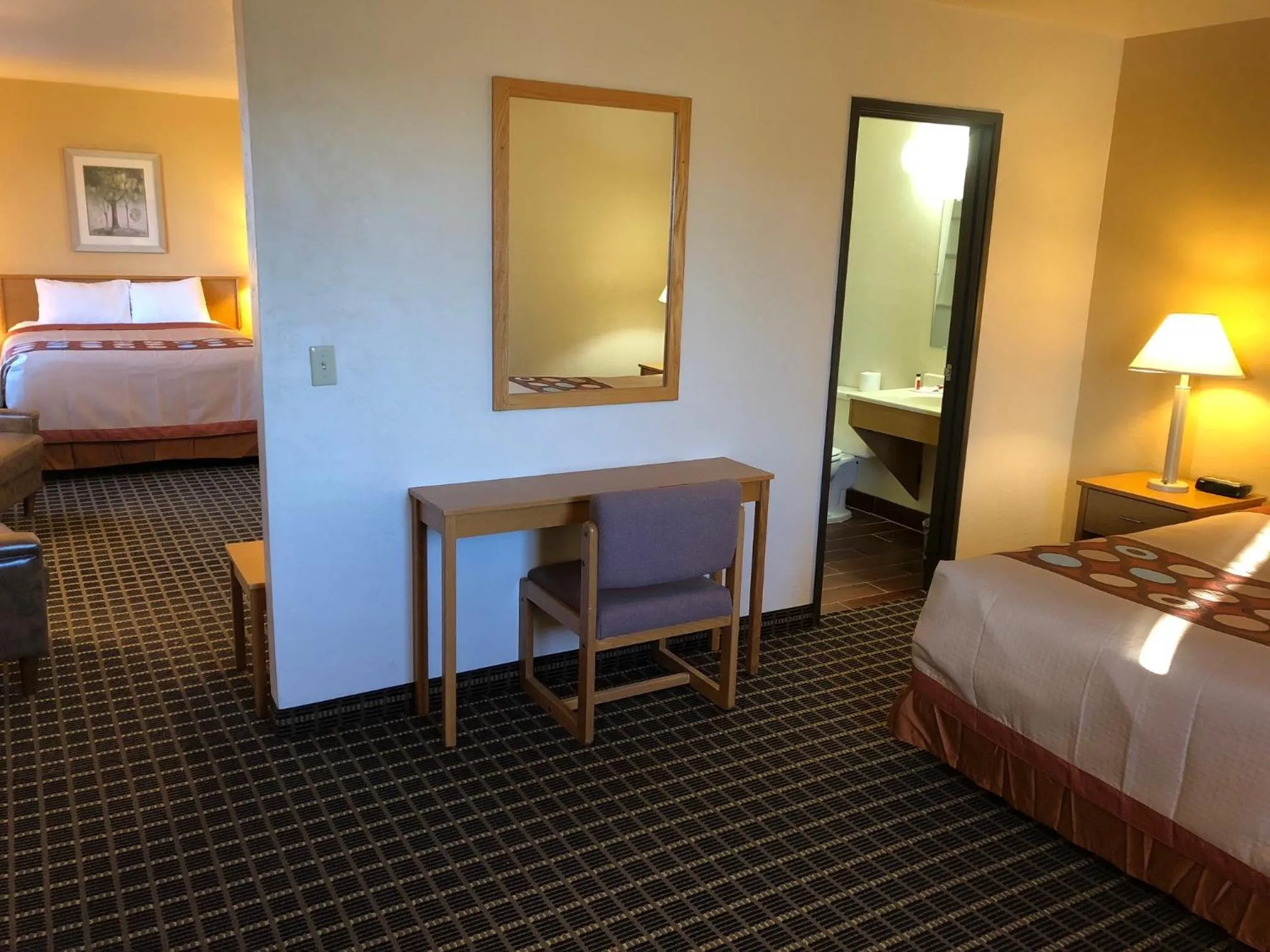 Bedroom, Bed in Super 8 by Wyndham Klamath Falls