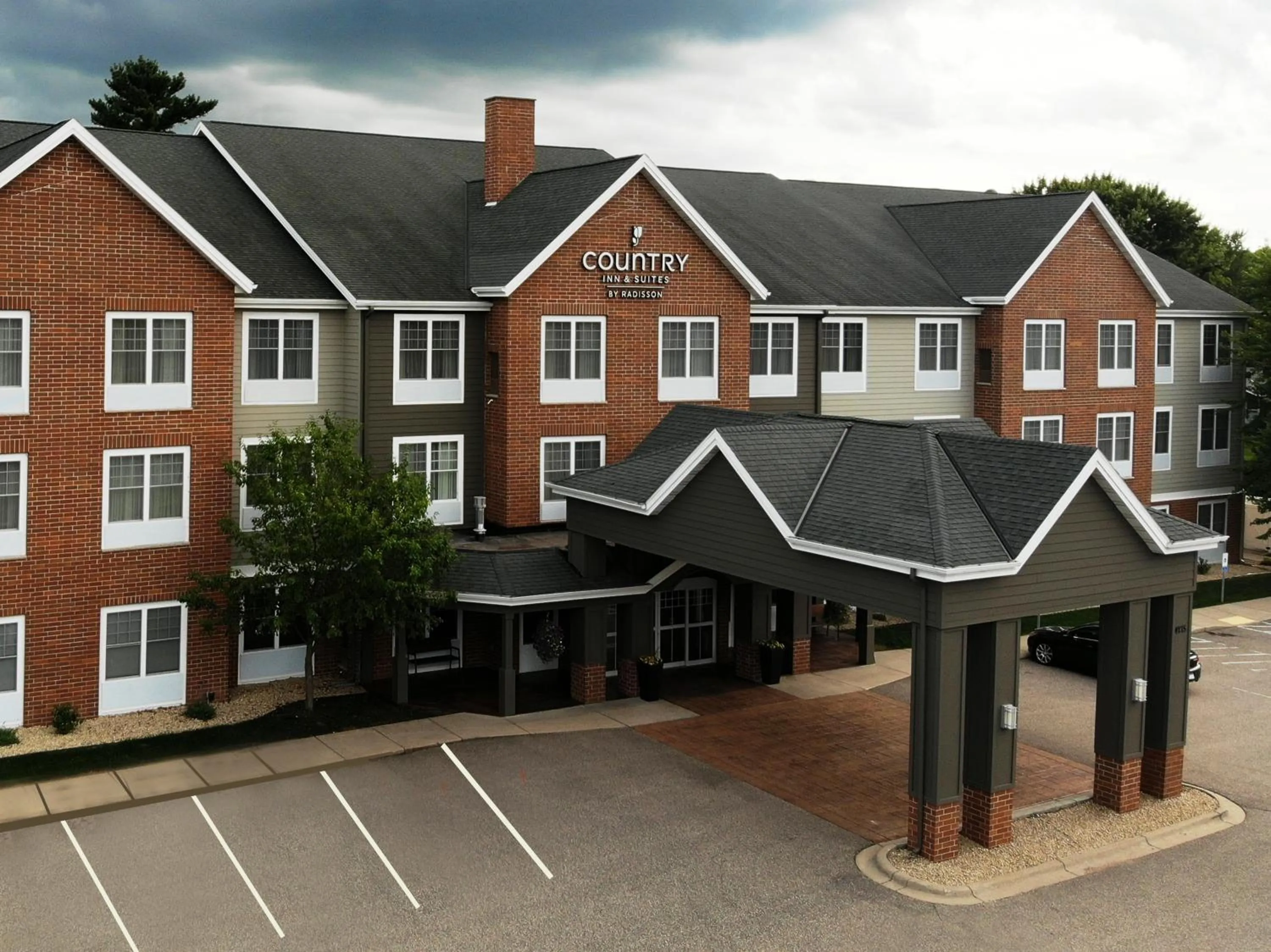 Facade/entrance in Country Inn & Suites by Radisson, Red Wing, MN