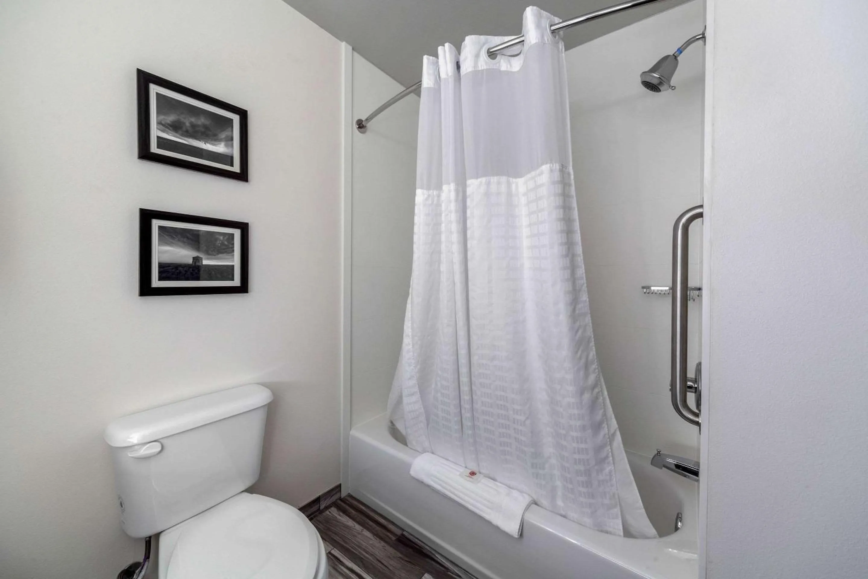 Photo of the whole room in Comfort Inn & Suites Oklahoma City South I-35