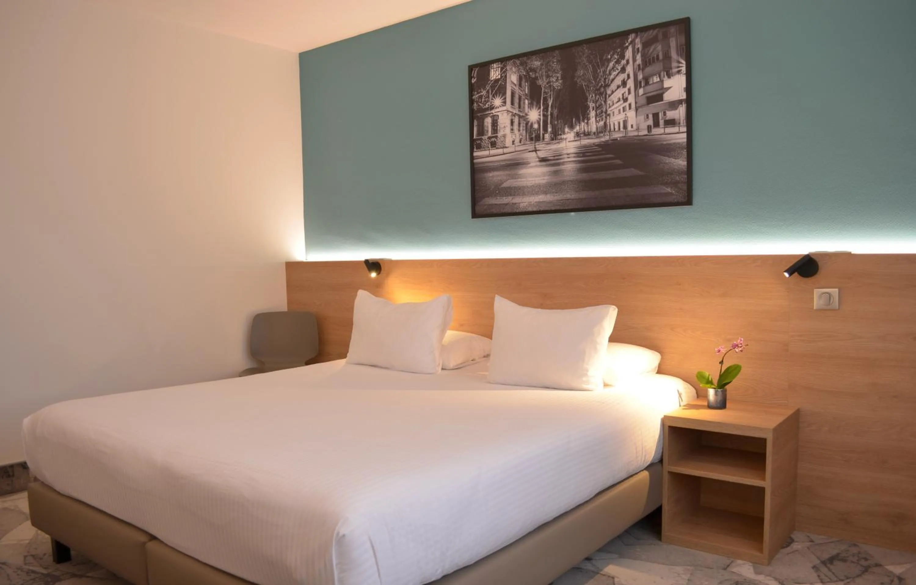 TV and multimedia, Bed in Hotel des Congrès