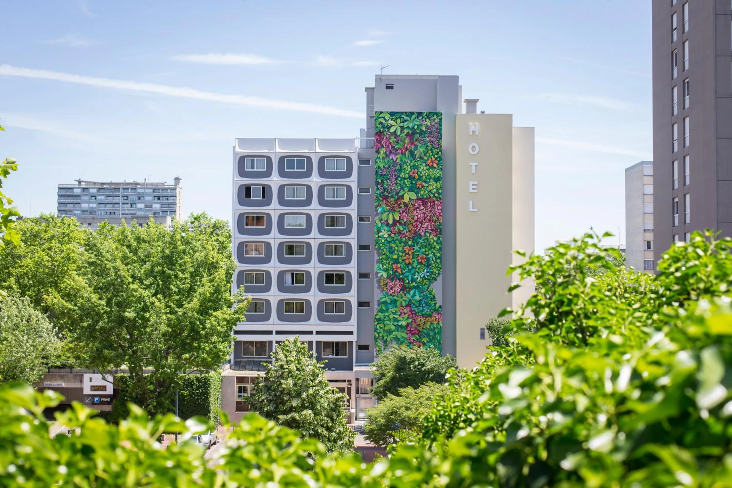 Facade/entrance in Hotel des Congrès
