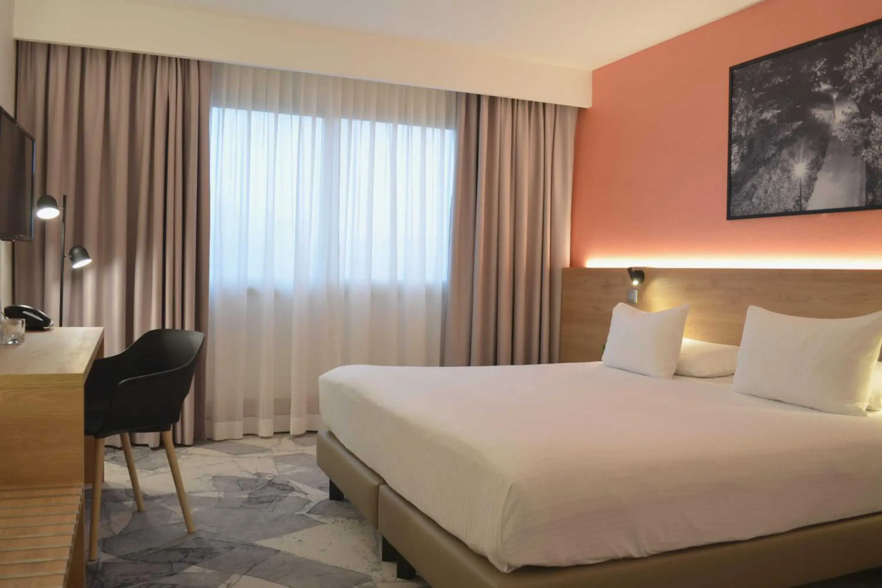 TV and multimedia, Bed in Hotel des Congrès TV and multimedia, Bed in Hotel des Congrès