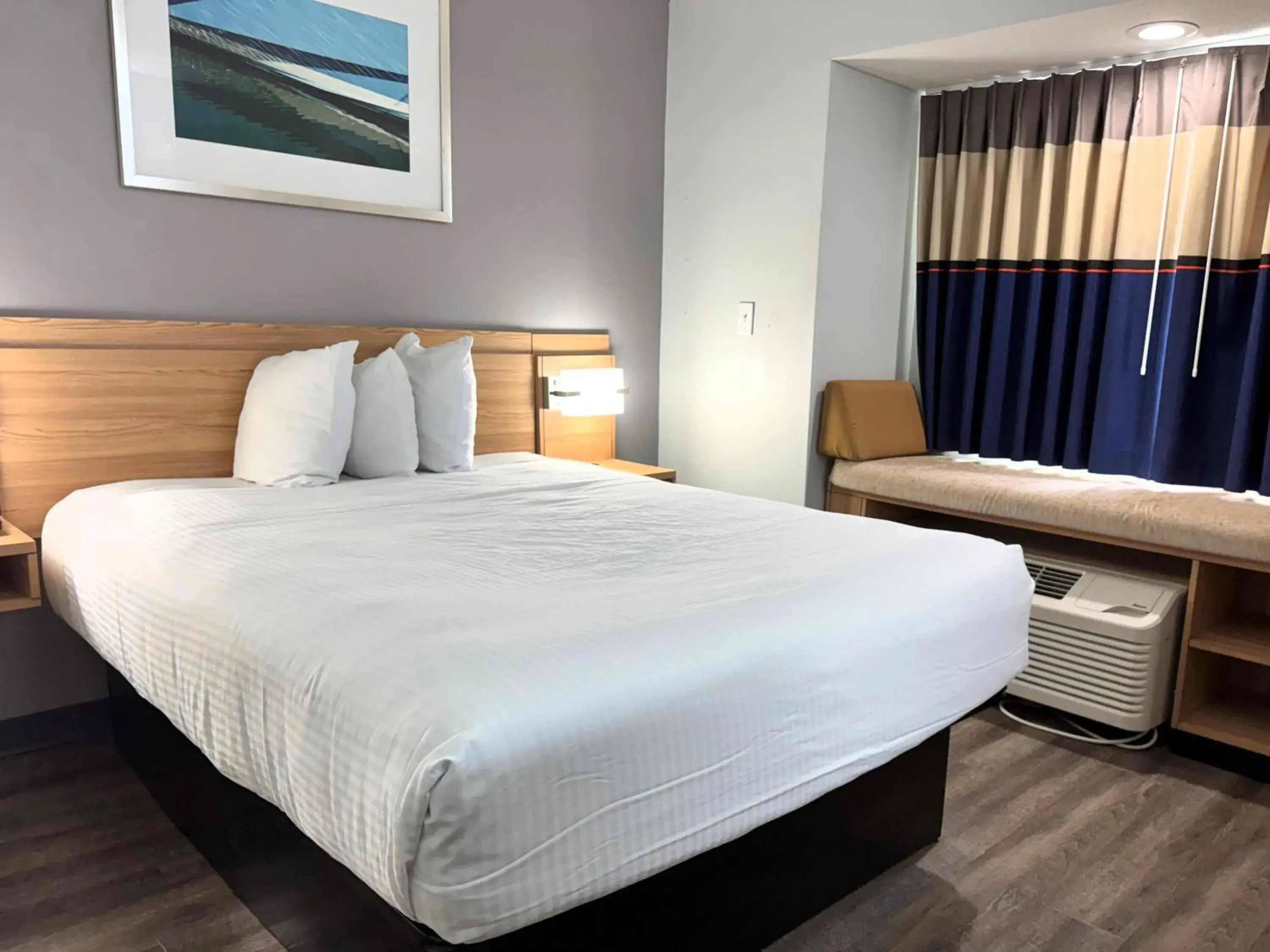 Bed in Microtel Inn & Suites by Wyndham Tuscaloosa East Bed in Microtel Inn & Suites by Wyndham Tuscaloosa East