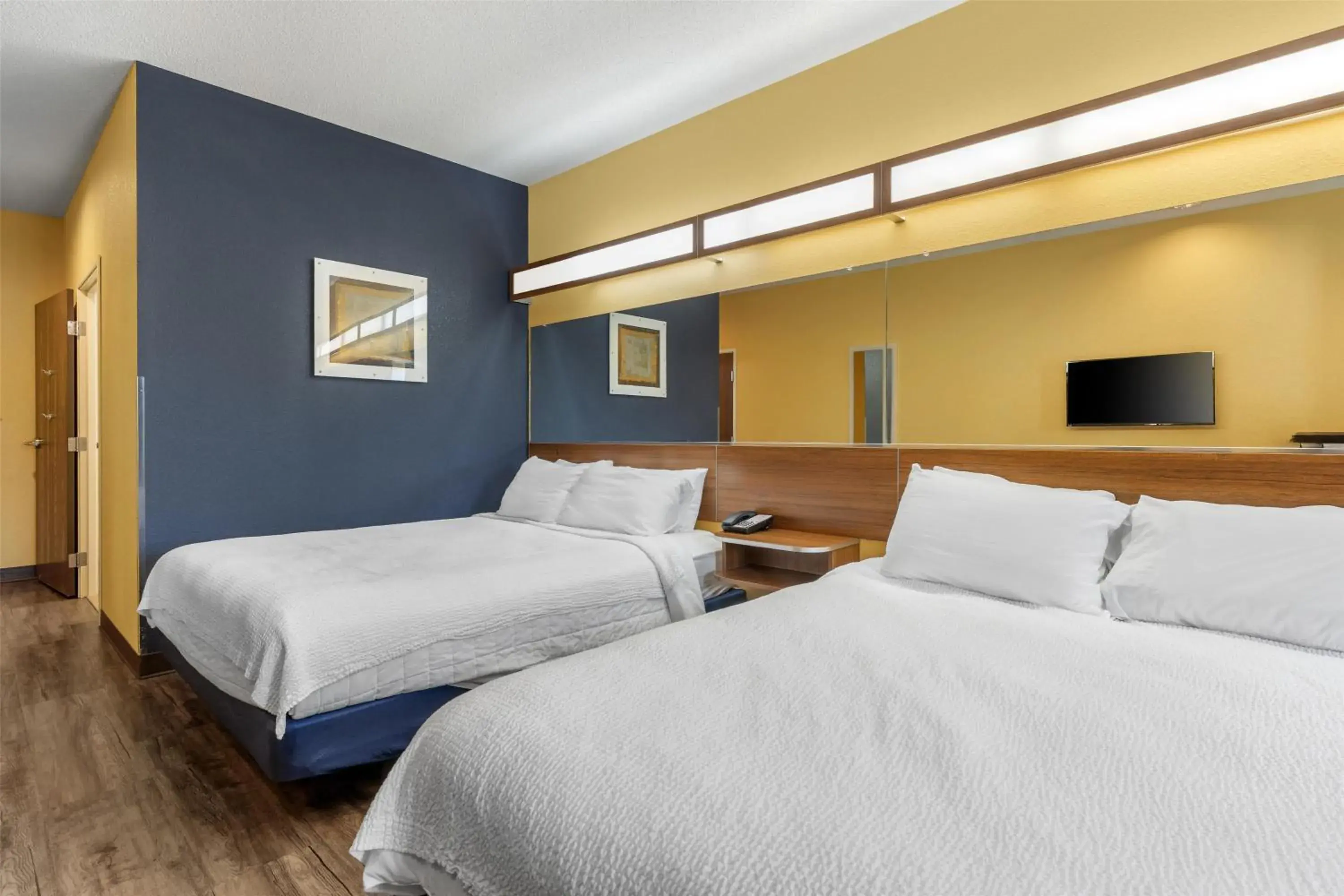 Queen Room with Two Queen Beds and Bath Tub - Disability Access in SureStay Plus Hotel by Best Western Keyser Queen Room with Two Queen Beds and Bath Tub - Disability Access in SureStay Plus Hotel by Best Western Keyser