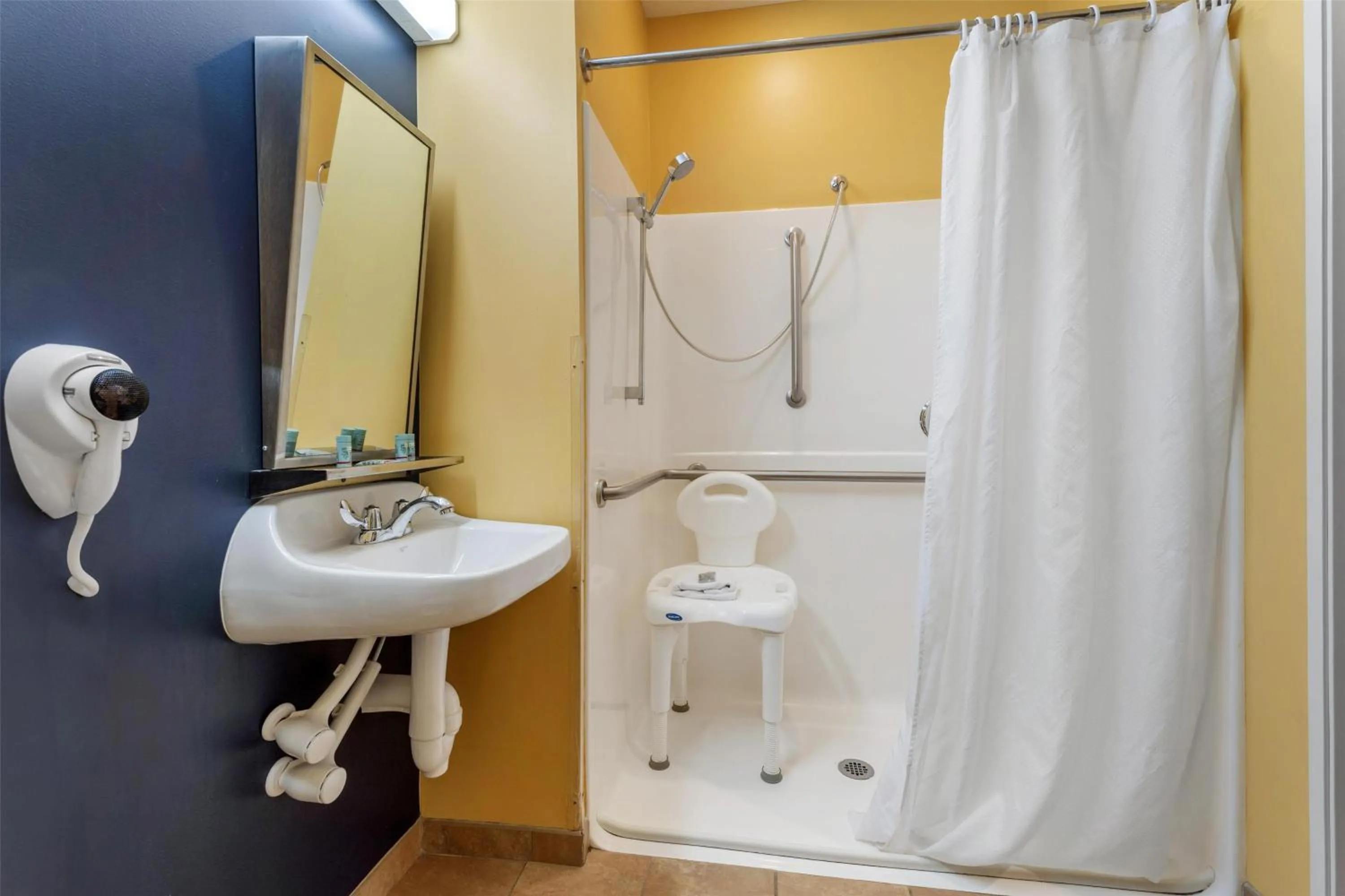 Bathroom in SureStay Plus Hotel by Best Western Keyser