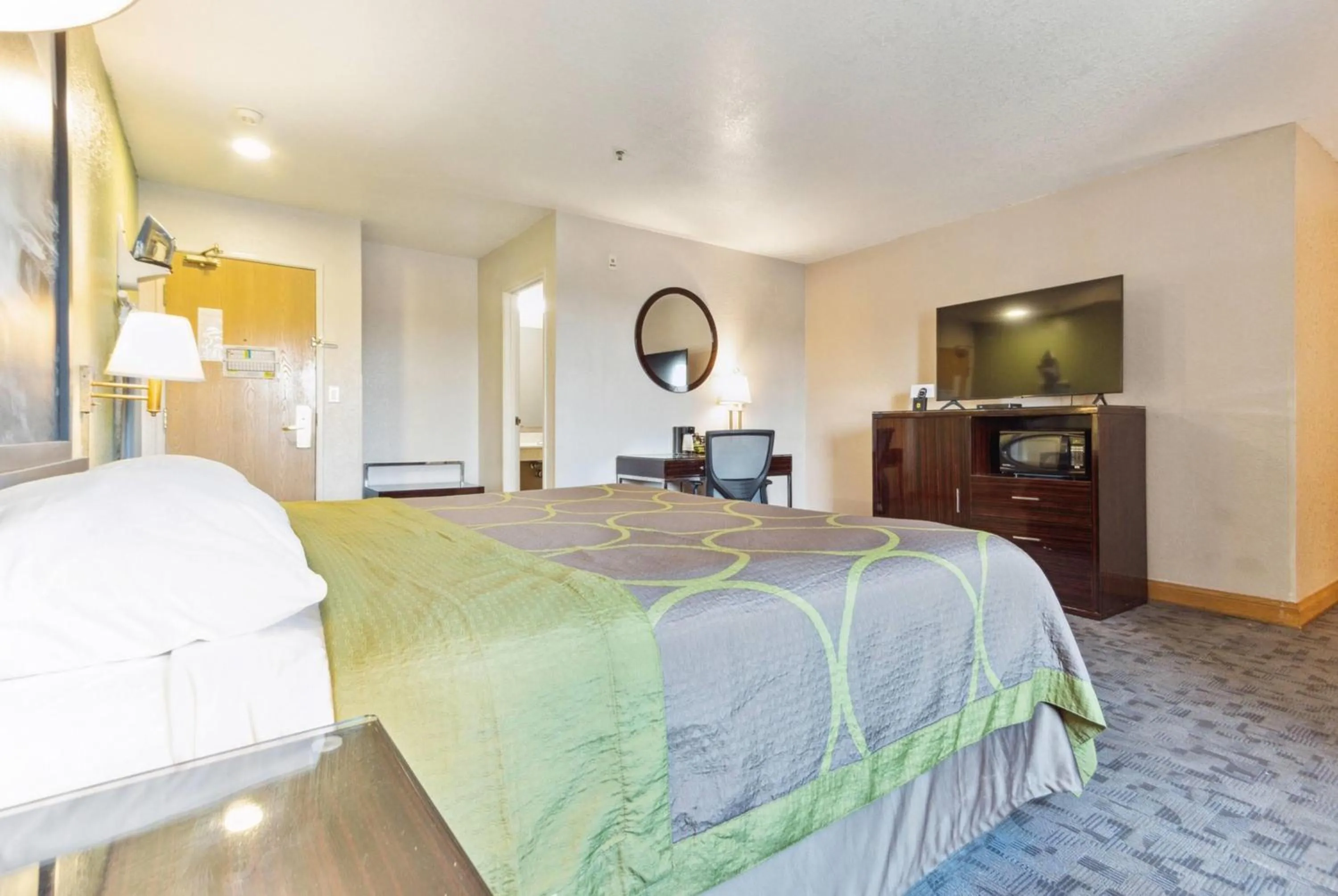 Photo of the whole room, Bed in Super 8 by Wyndham Uniontown PA