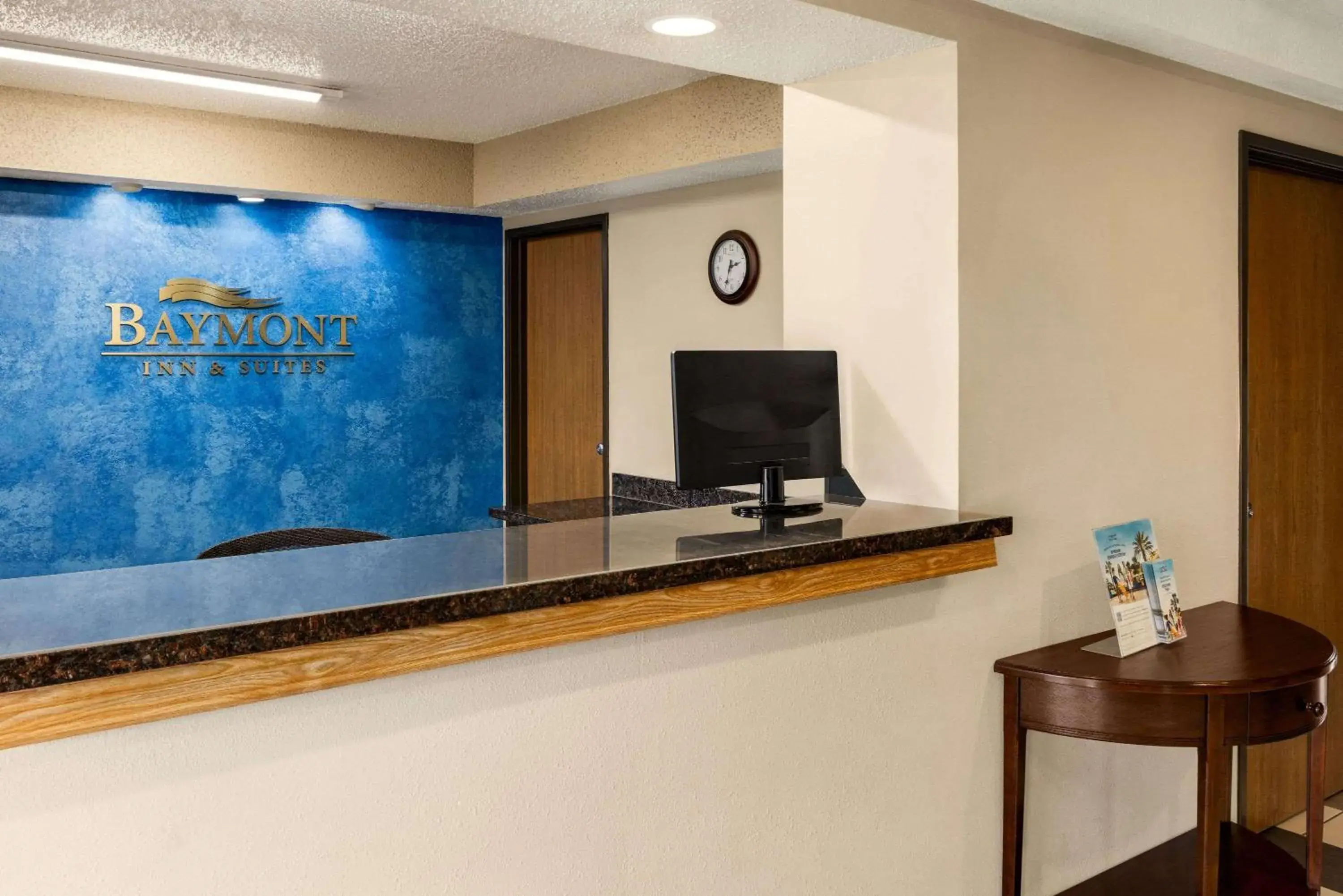 Lobby or reception in Baymont by Wyndham Cedar Rapids Lobby or reception in Baymont by Wyndham Cedar Rapids