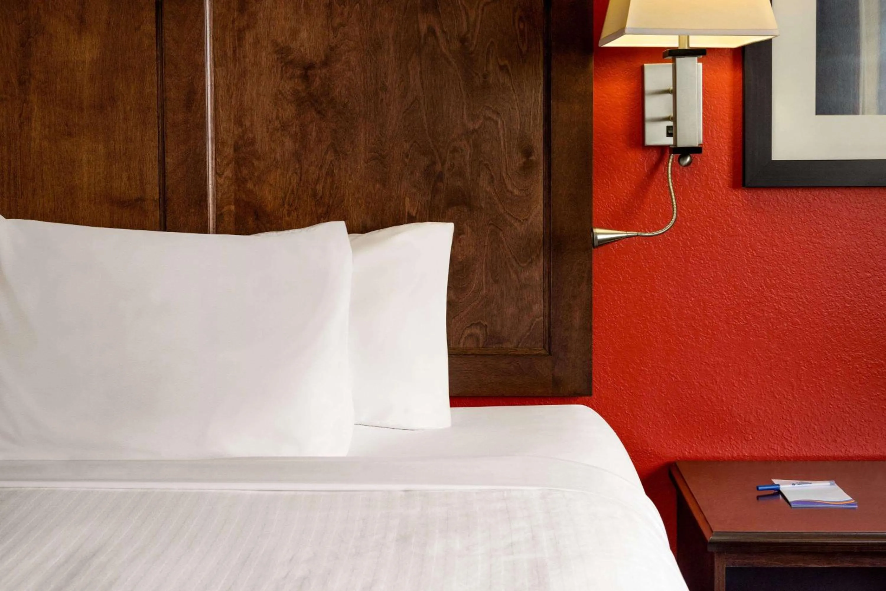 Photo of the whole room, Bed in Baymont by Wyndham Cedar Rapids