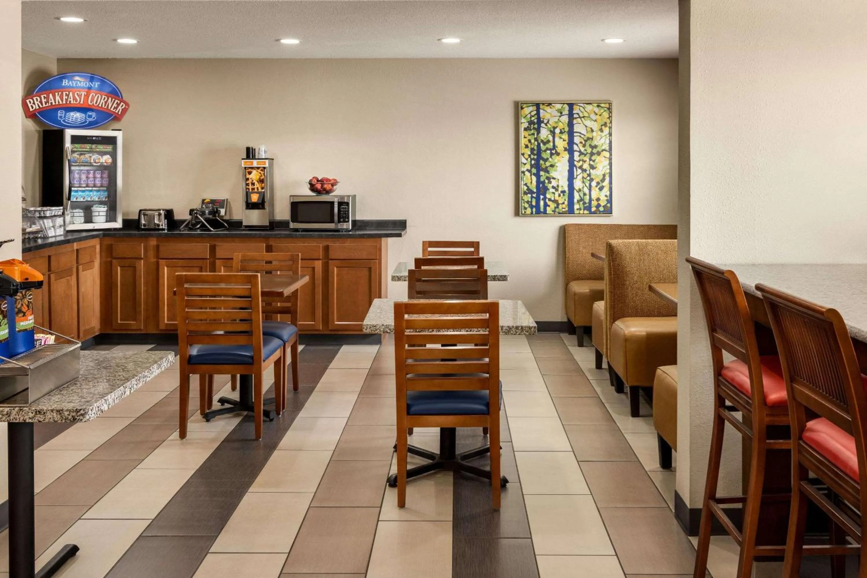 Restaurant/places to eat in Baymont by Wyndham Cedar Rapids